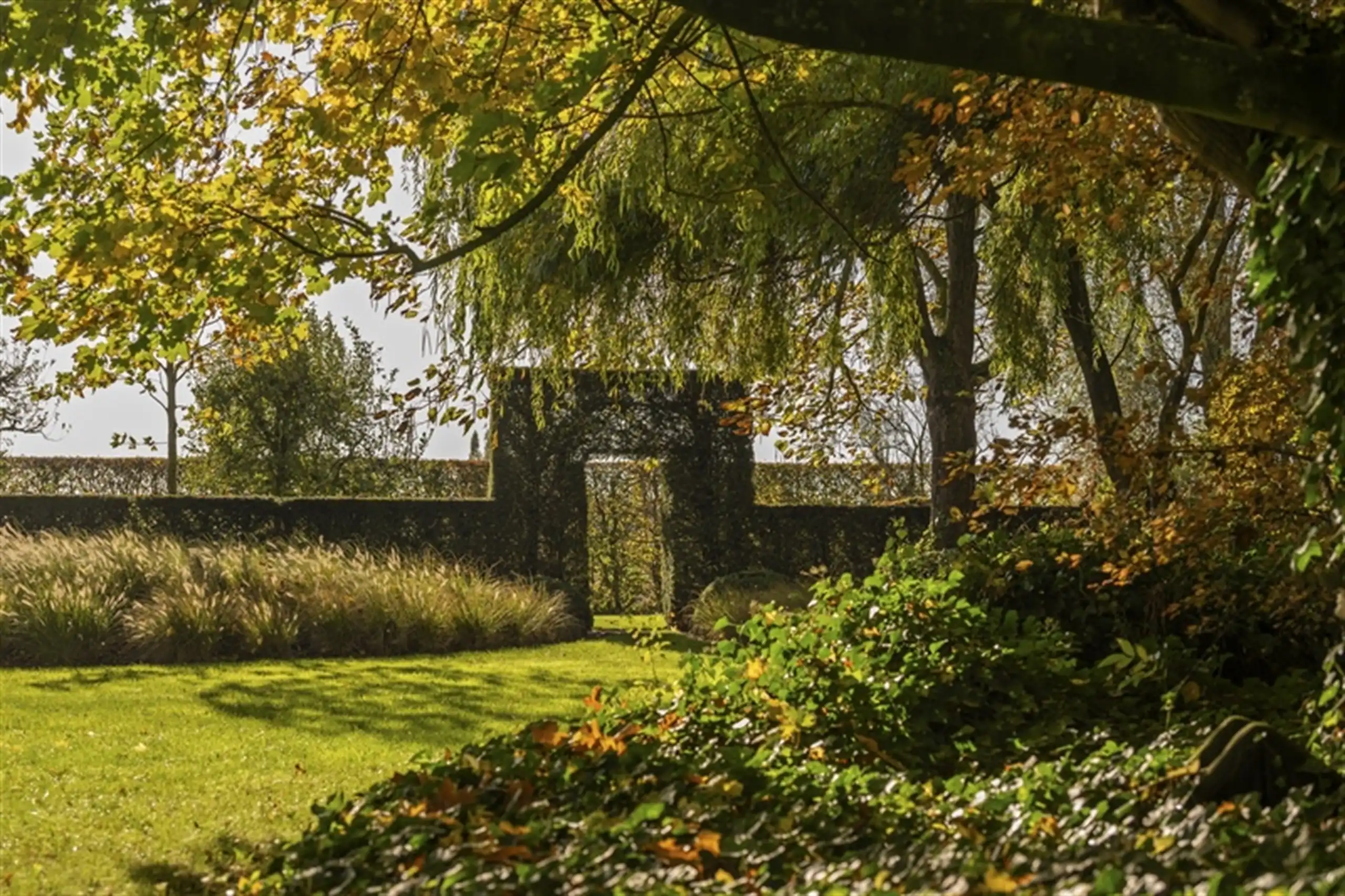 Waardevolle witte vastgoedparel  op 8.679 m² ! foto 26