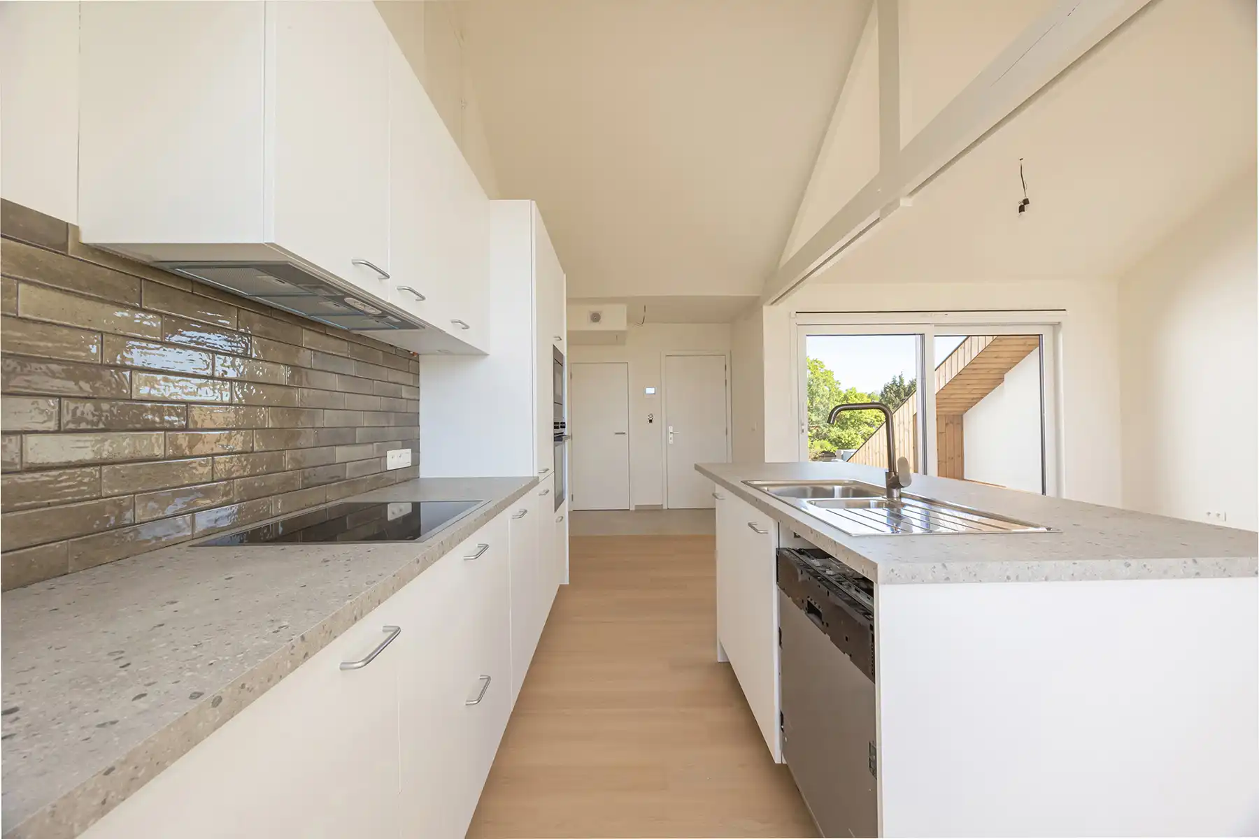 Gerenoveerde loft in hartje Ekeren! foto 9