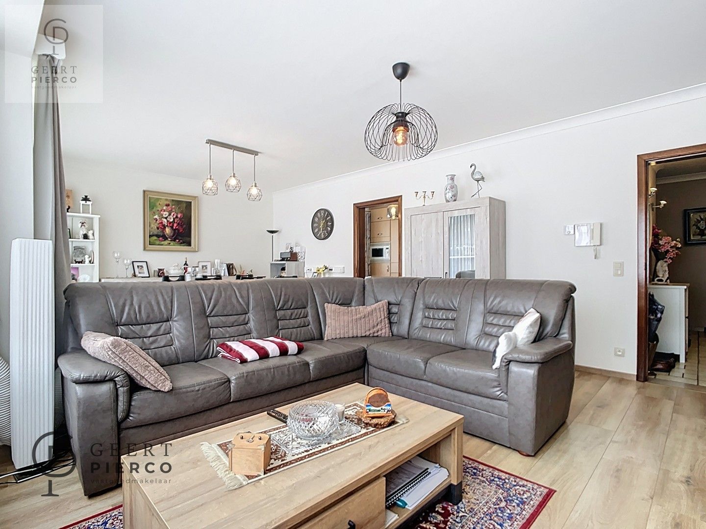 Gerenoveerd tweeslaapkamer appartement vlakbij stadscentrum met (mogelijkheid tot aankoop van) garagebox. foto 9
