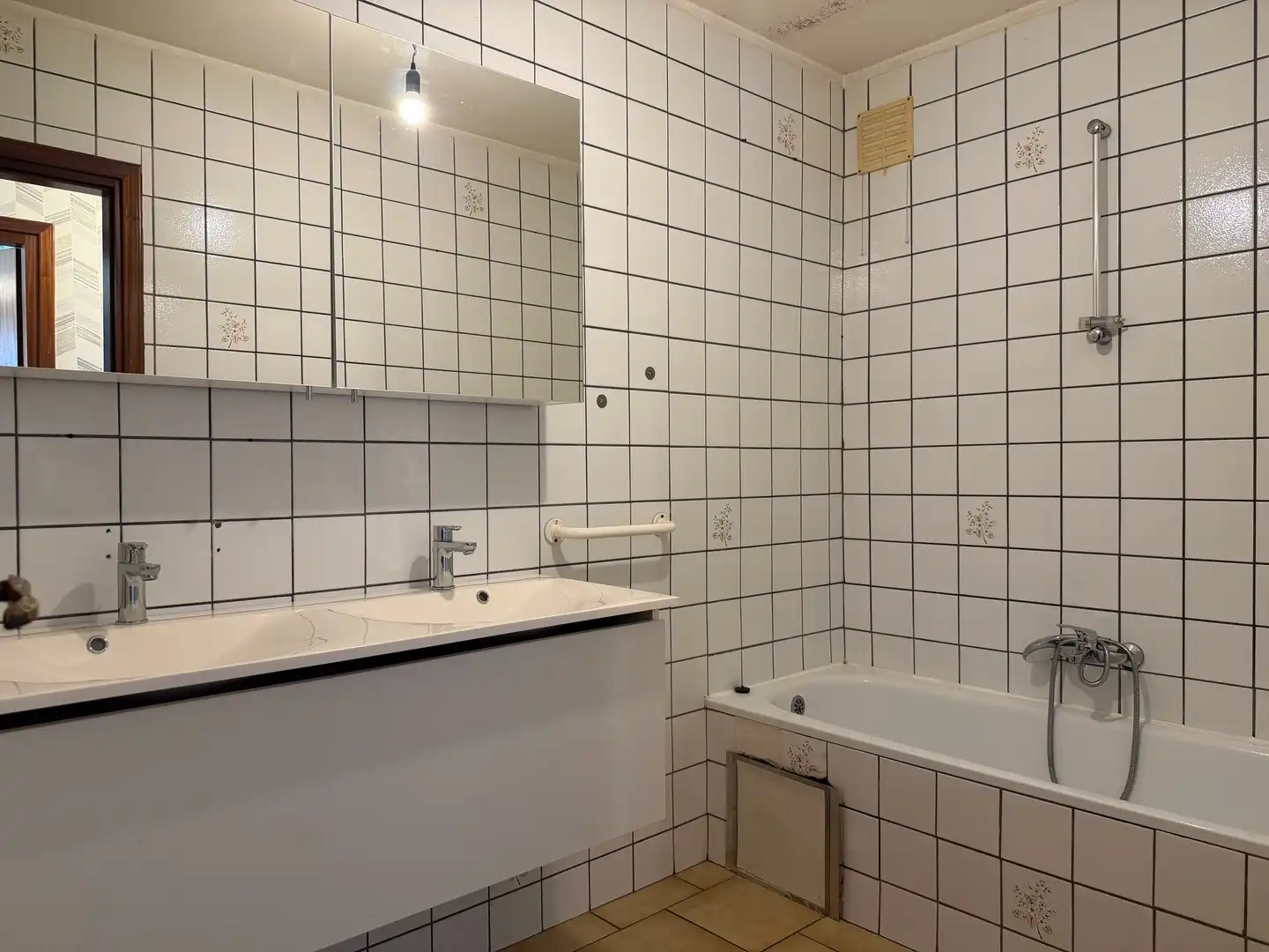 Ruim twee slaapkamer appartement foto 7