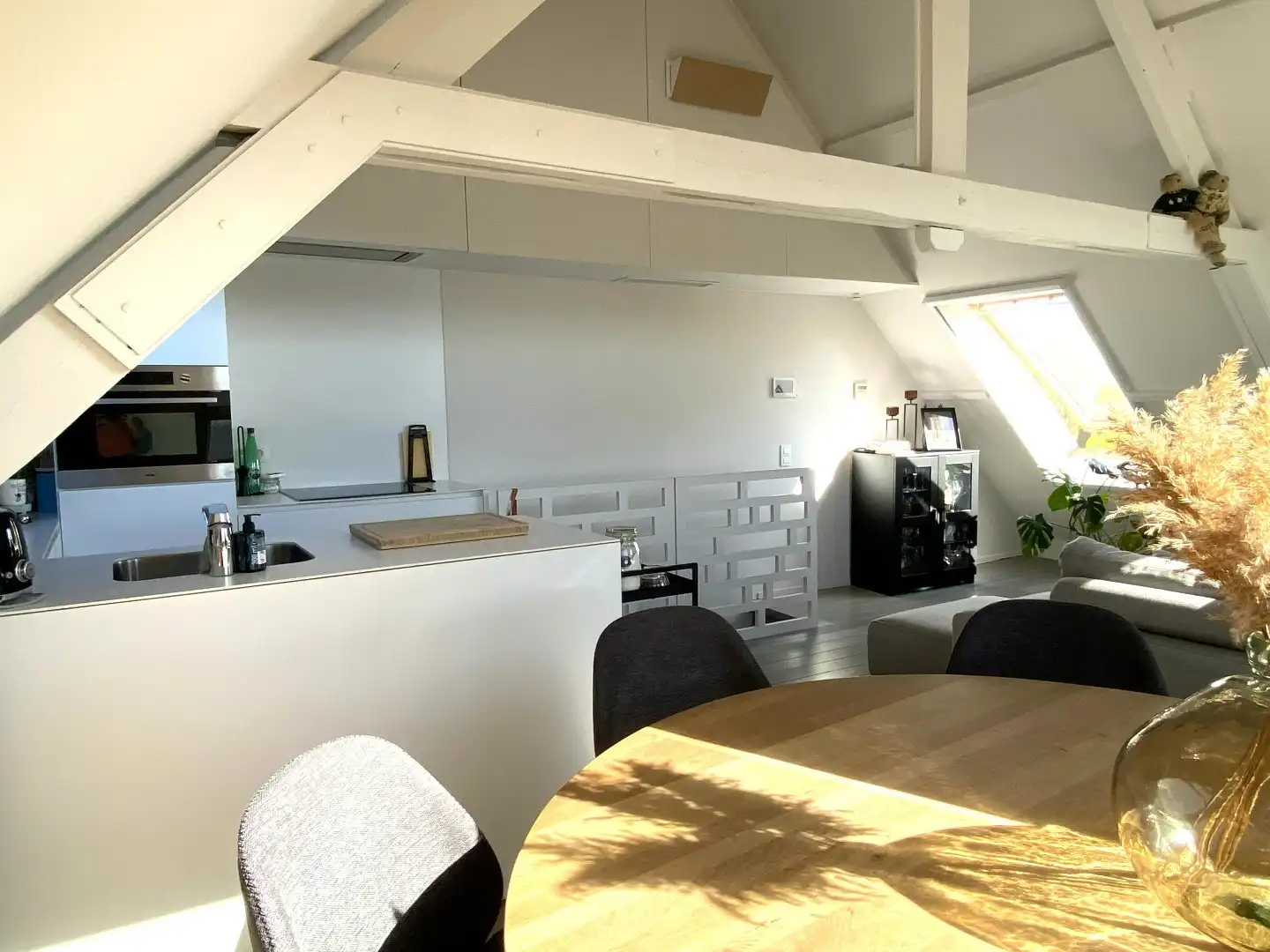 INSTAPKLAAR DUPLEX-APPARTEMENT MET 2 SLAAPKAMERS | BUREEL EN STAANPLAATS foto 9
