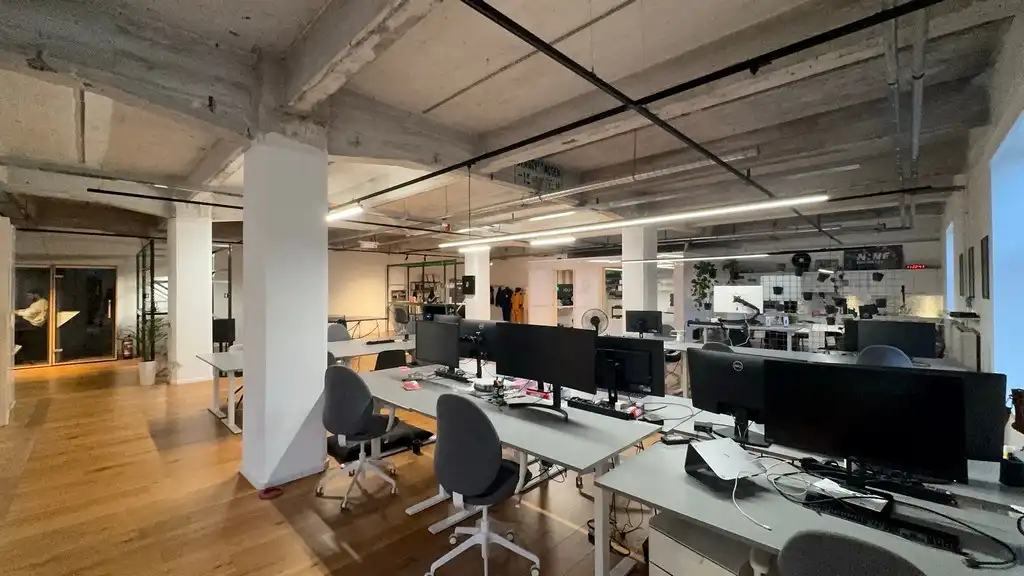 Loftkantoor te huur in Handelsdokcenter aan Stapelplein in Gent foto 4