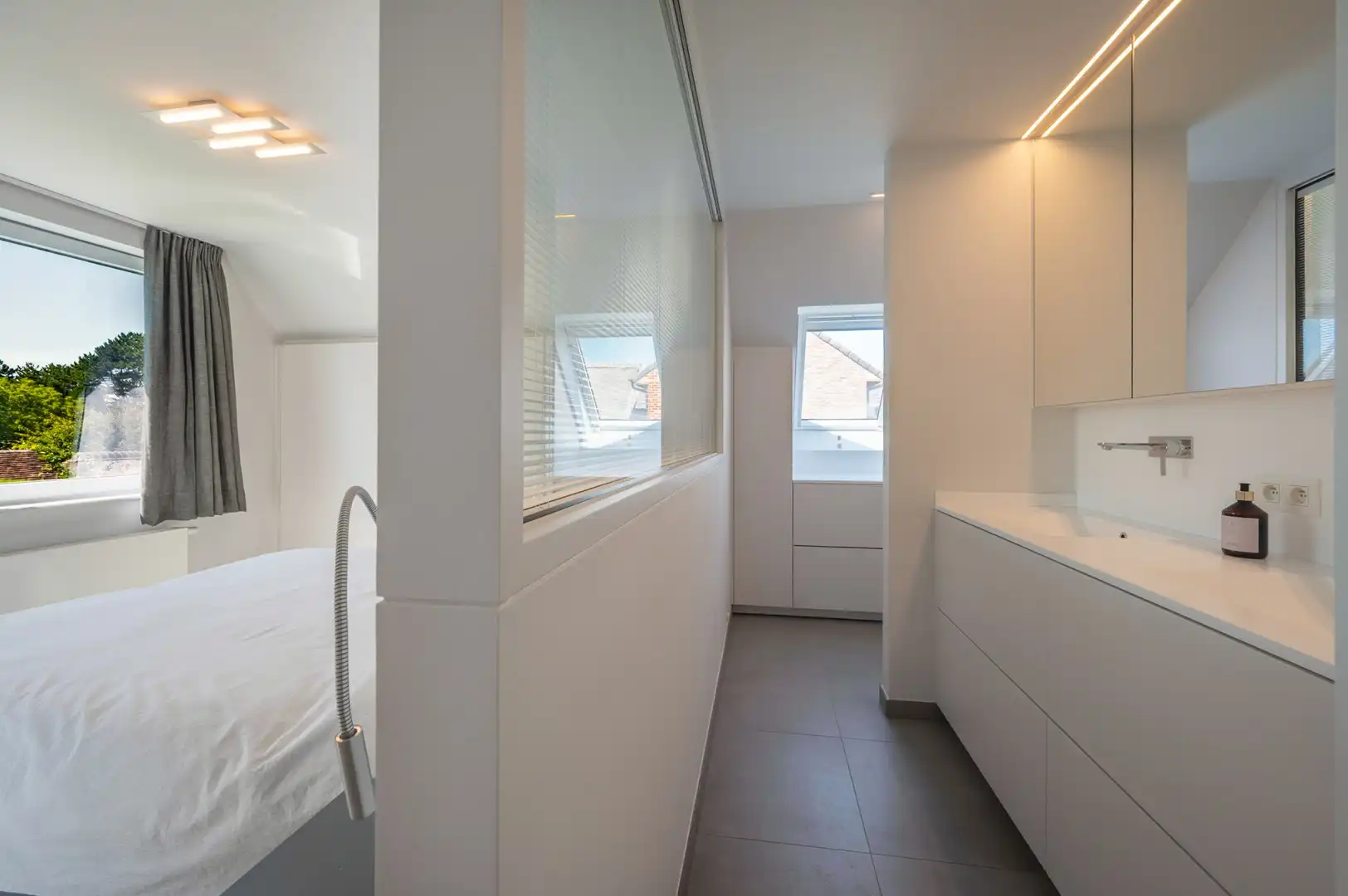 Vrijstaande villa, rustig gelegen in een aangename residentiële omgeving aan de rand van Knokke. foto 26