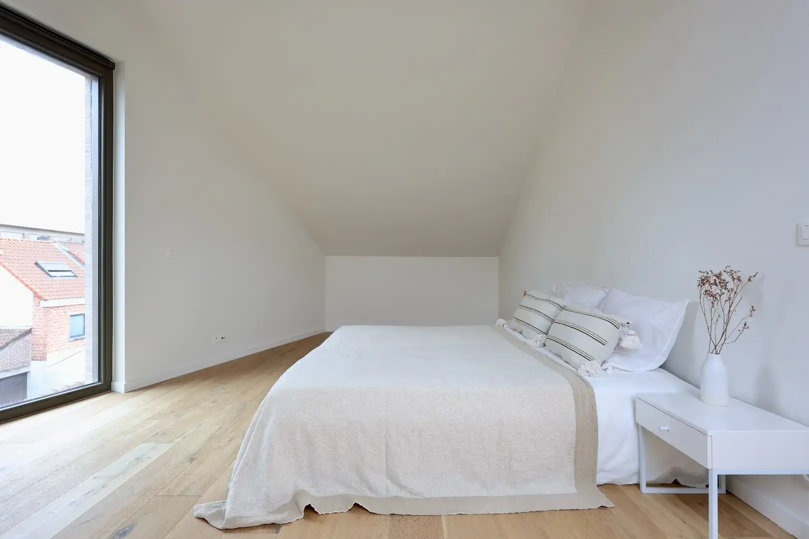 Lichtrijk dakappartement - 2 slaapkamers - ondergrondse parking foto 12