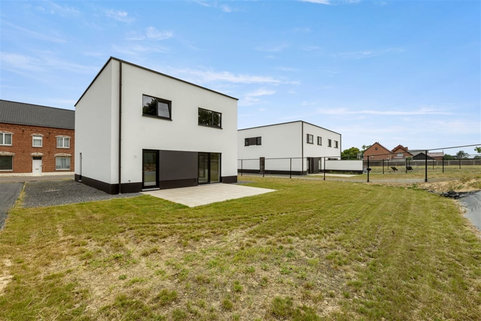 KNAPPE NIEUWBOUWWONING IN MODERNE STIJL  foto 12