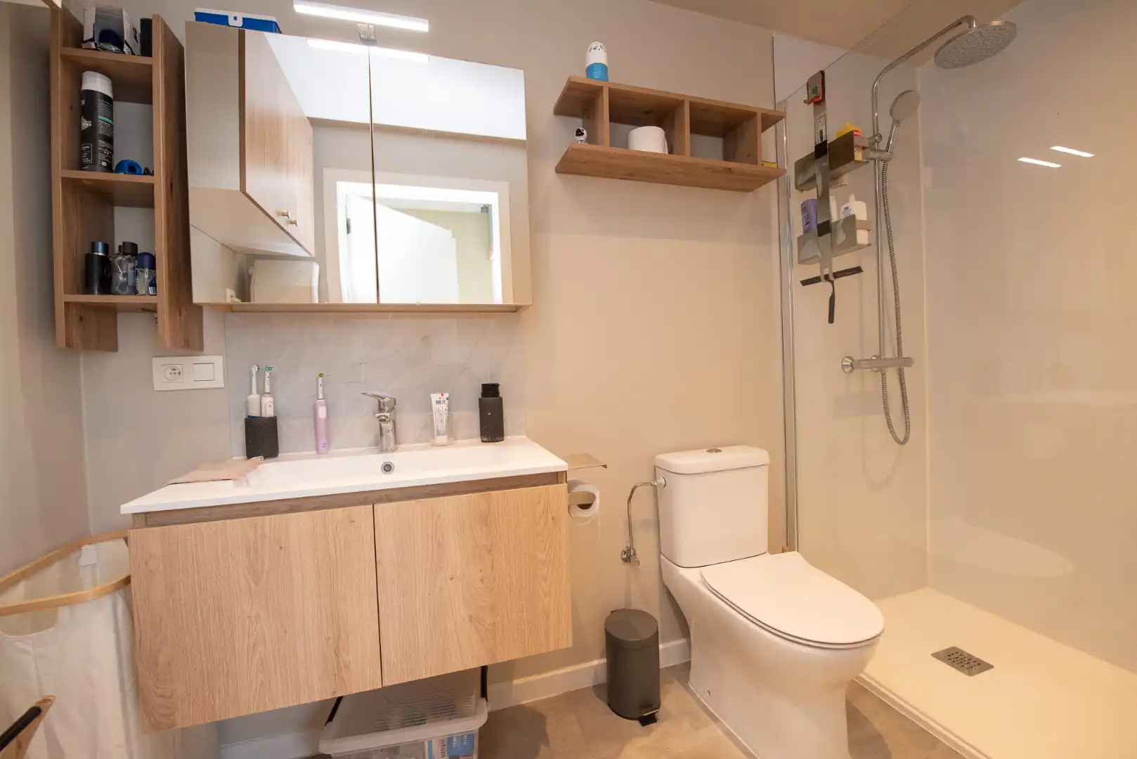 Halfopen bebouwing met 2 slaapkamers op groot perceel van 1305 m² foto 12