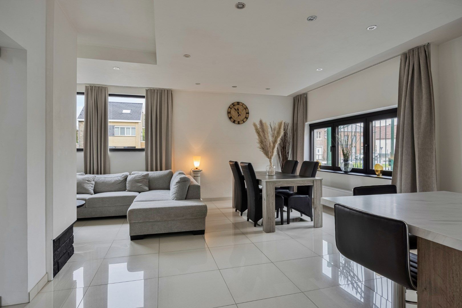 Vernieuwde woning met 319 m² woonplezier in het rustige Nerem foto 10