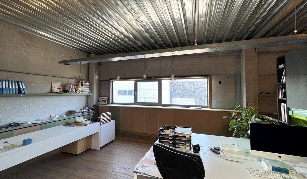 Magazijn met kantoor te huur in bedrijvenpark Braakakker in Wetteren foto 8