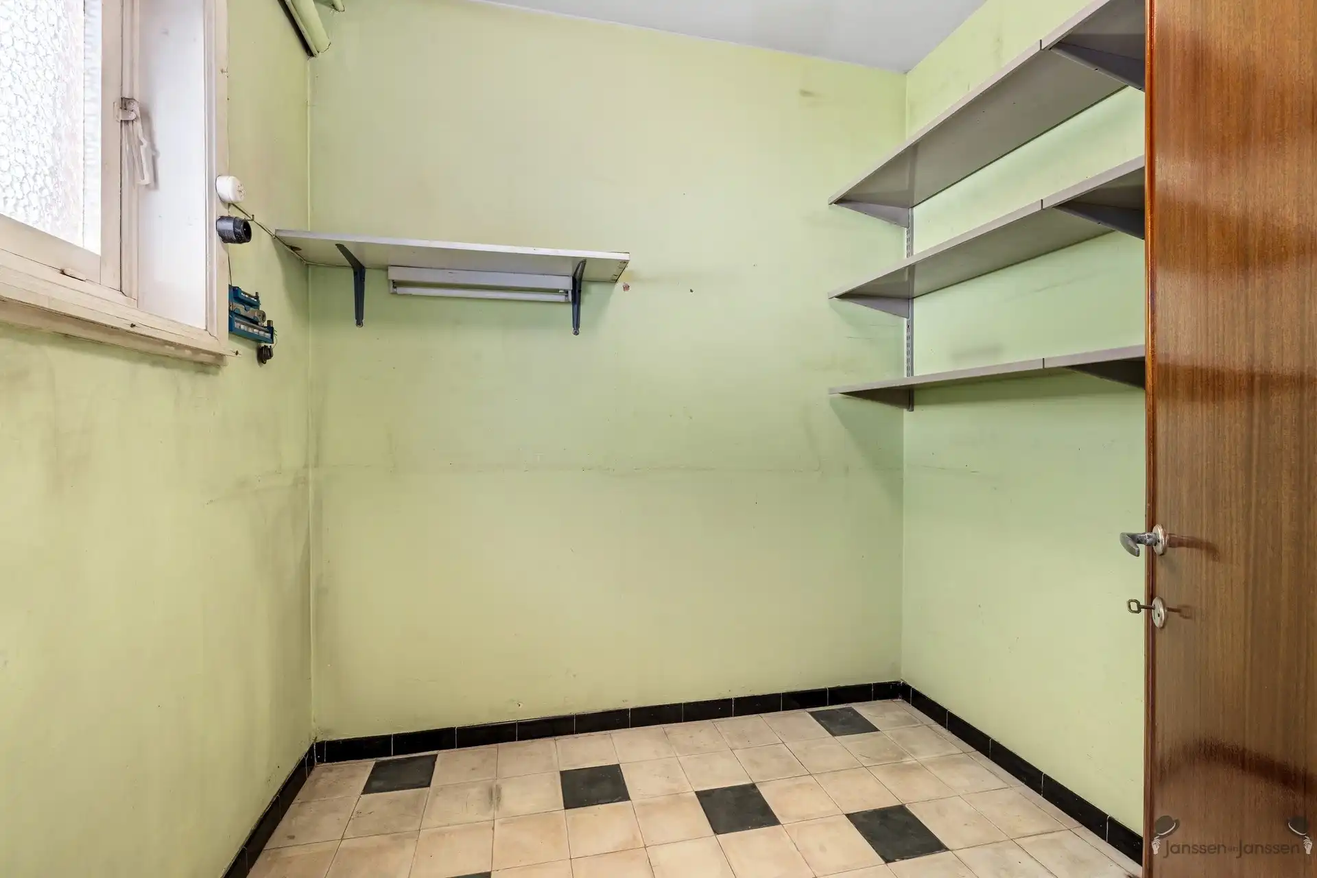 Op te frissen bel-etage met 3 slpk's in Schoten foto 13