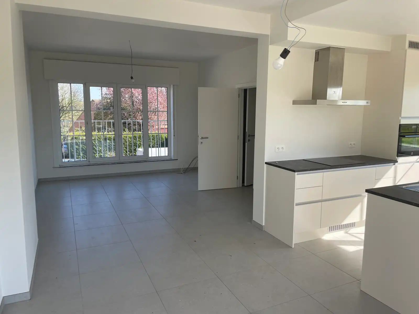 Leemans Immobiliën stelt u deze volledig gerenoveerde woning voor, gelegen op een gegeerde en centrale locatie in Asse. foto 6