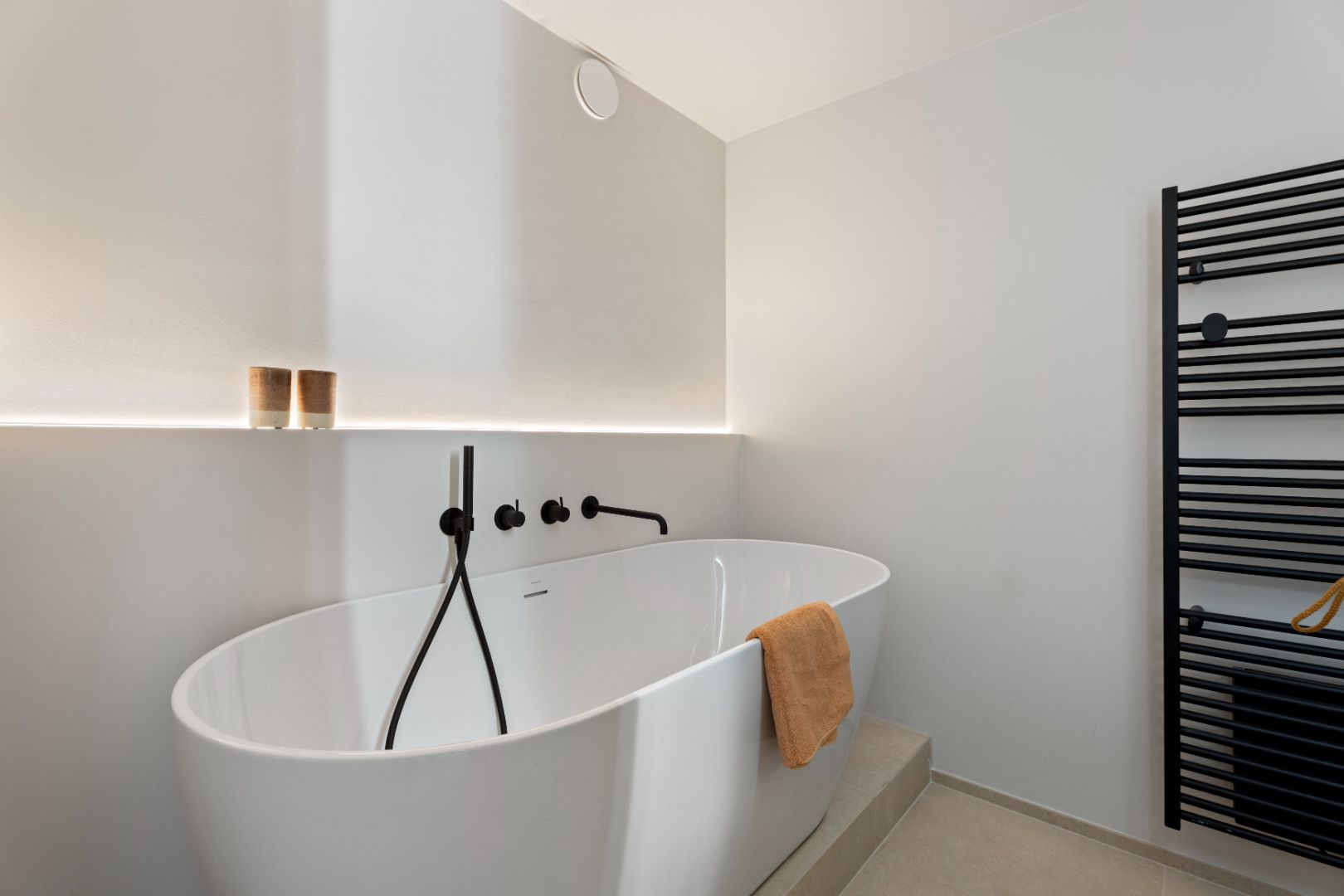 Exclusief gerenoveerd appartement met twee terrassen en zeezicht te Nieuwpoort foto 11
