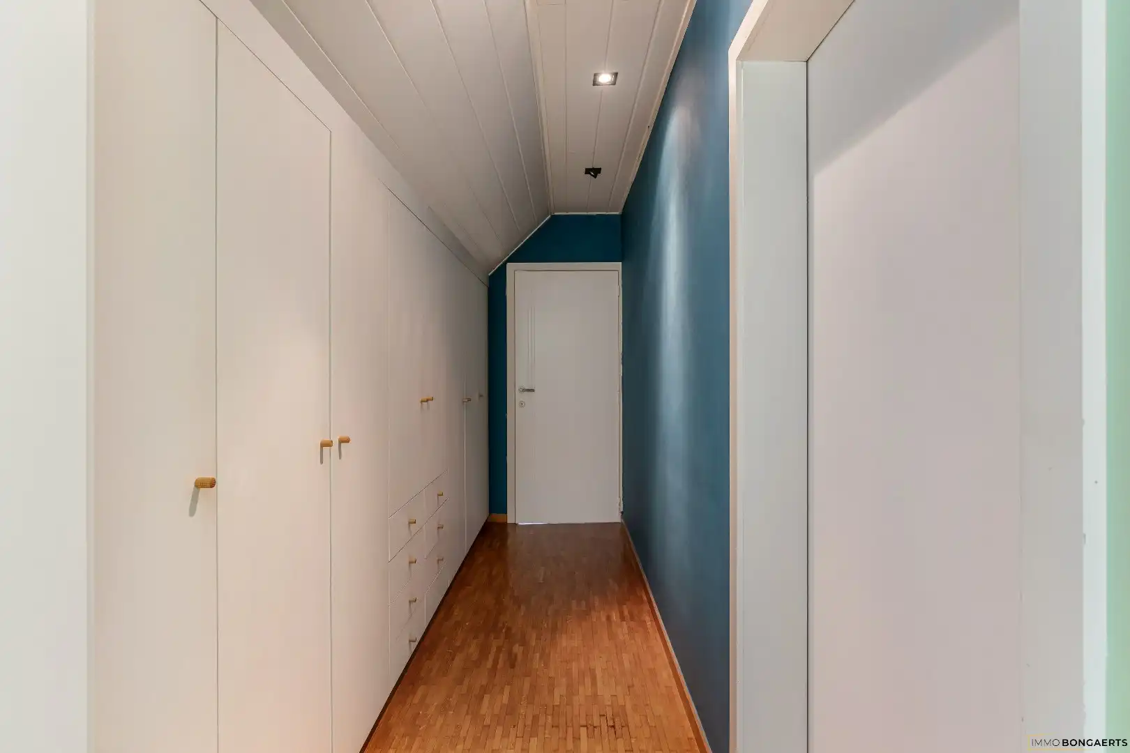 Ruime gezinswoning met 3 slaapkamers foto 17