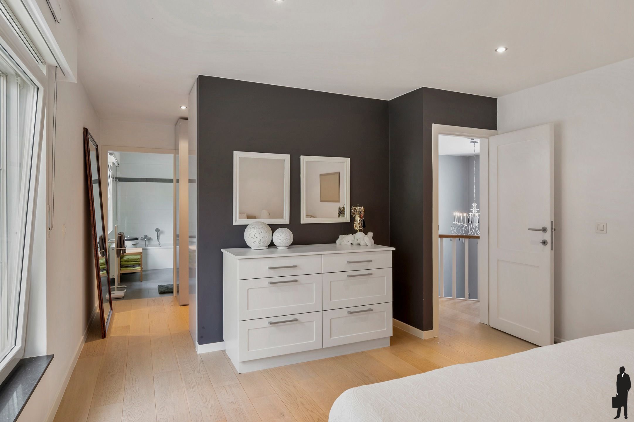Verrassend instapklare ruime woning op centrale locatie te Brasschaat! foto 18
