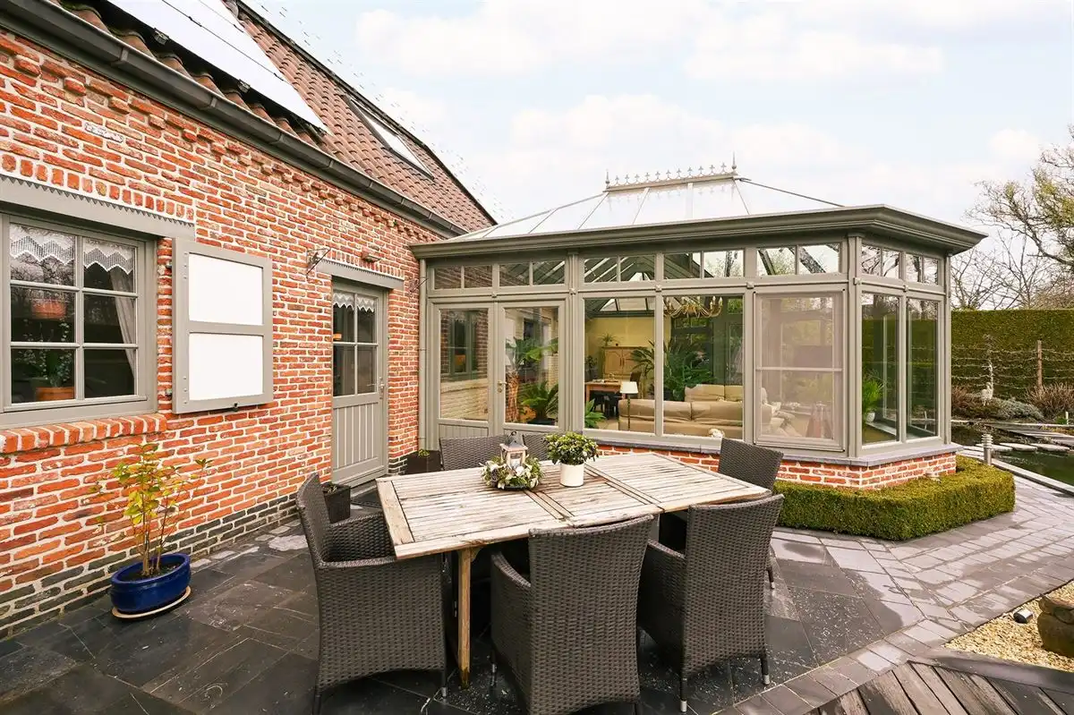 Instapklare villa met zwemvijver foto 25
