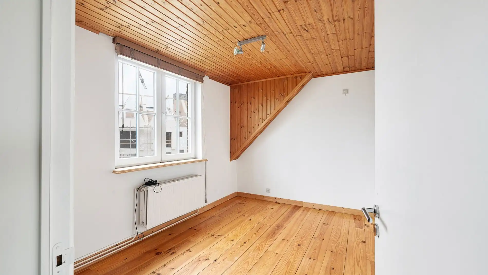 Woning met een leuke binnentuin en garage te Knokke foto 17