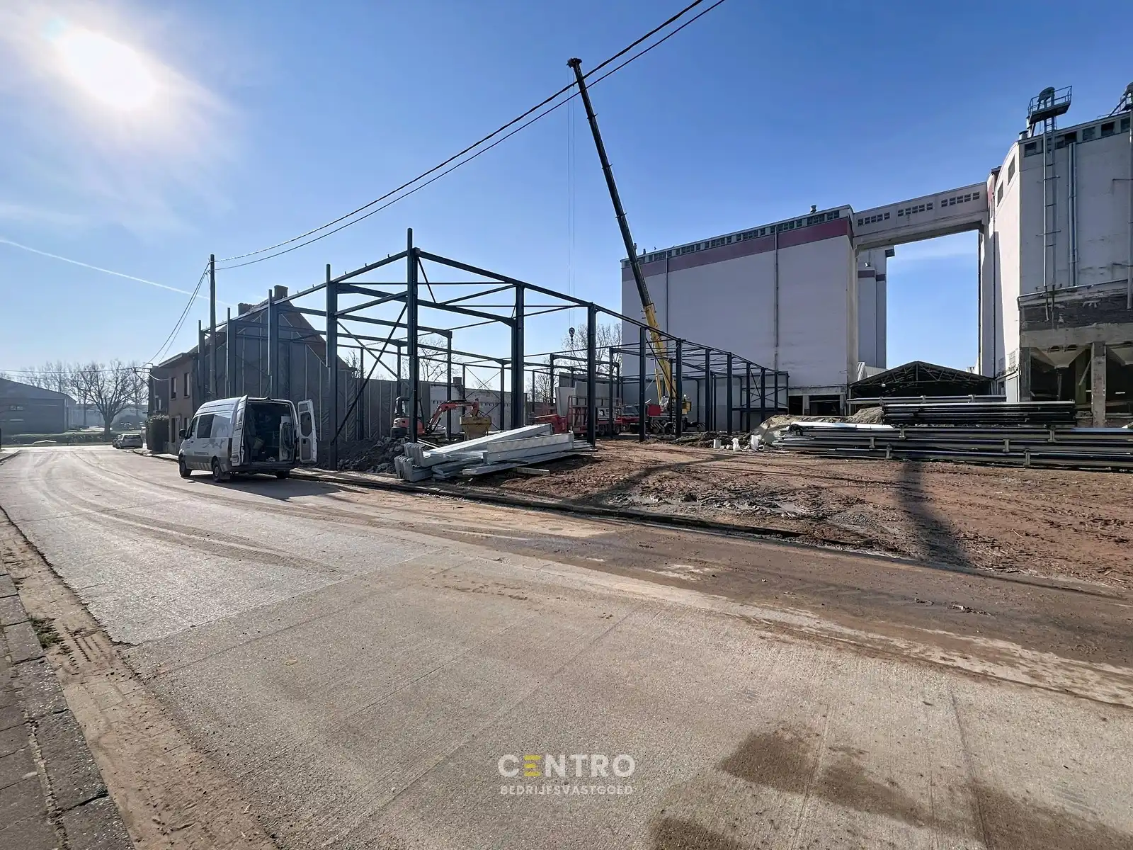 Nieuwbouw KMO-units van 245m² TE HUUR (VH van 7m, 2 parkings, aparte loopdeur en raam), te Kerkhove (Avelgem). foto 10