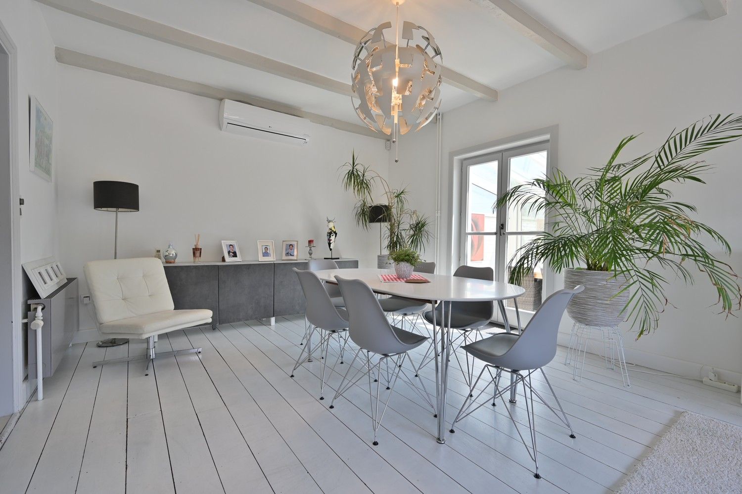 Royale woning met 5 slaapkamers en zwembad, gelegen op een perceel van 23a te Neerharen foto 13