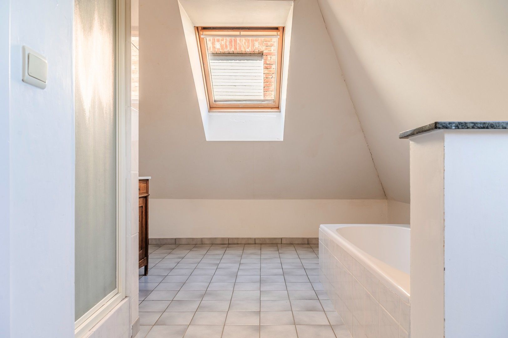 Ruime te renoveren woning met tuin in Kruibeke foto 11