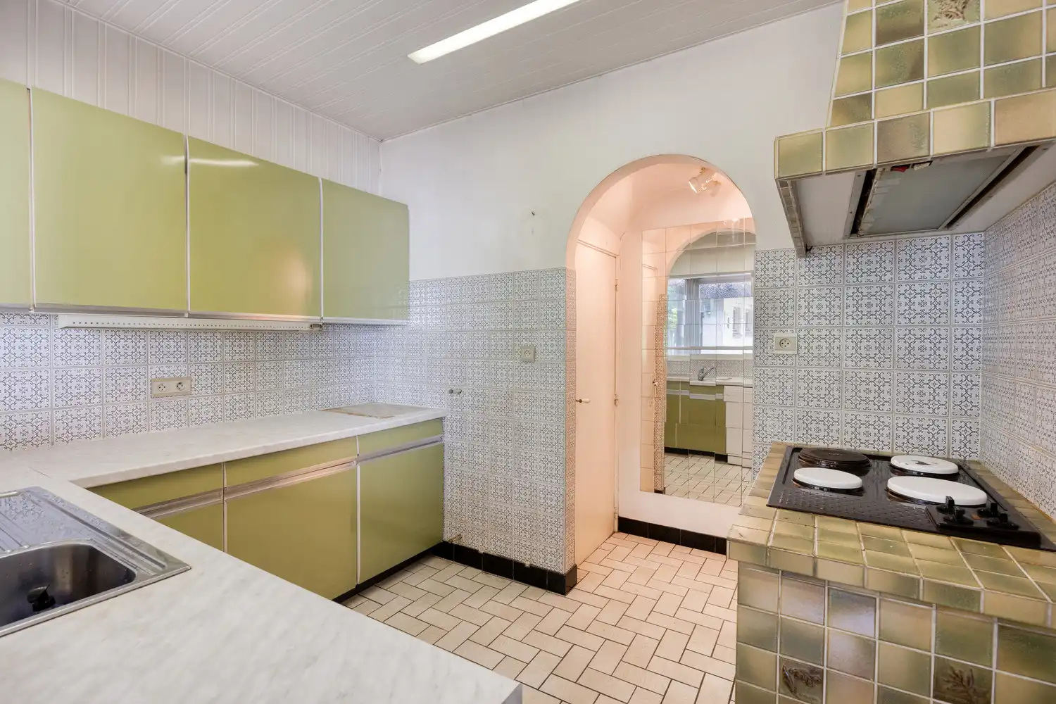 Charmante te renoveren cottagewoning met 3 slaapkamers en garage op 678m2! foto 15