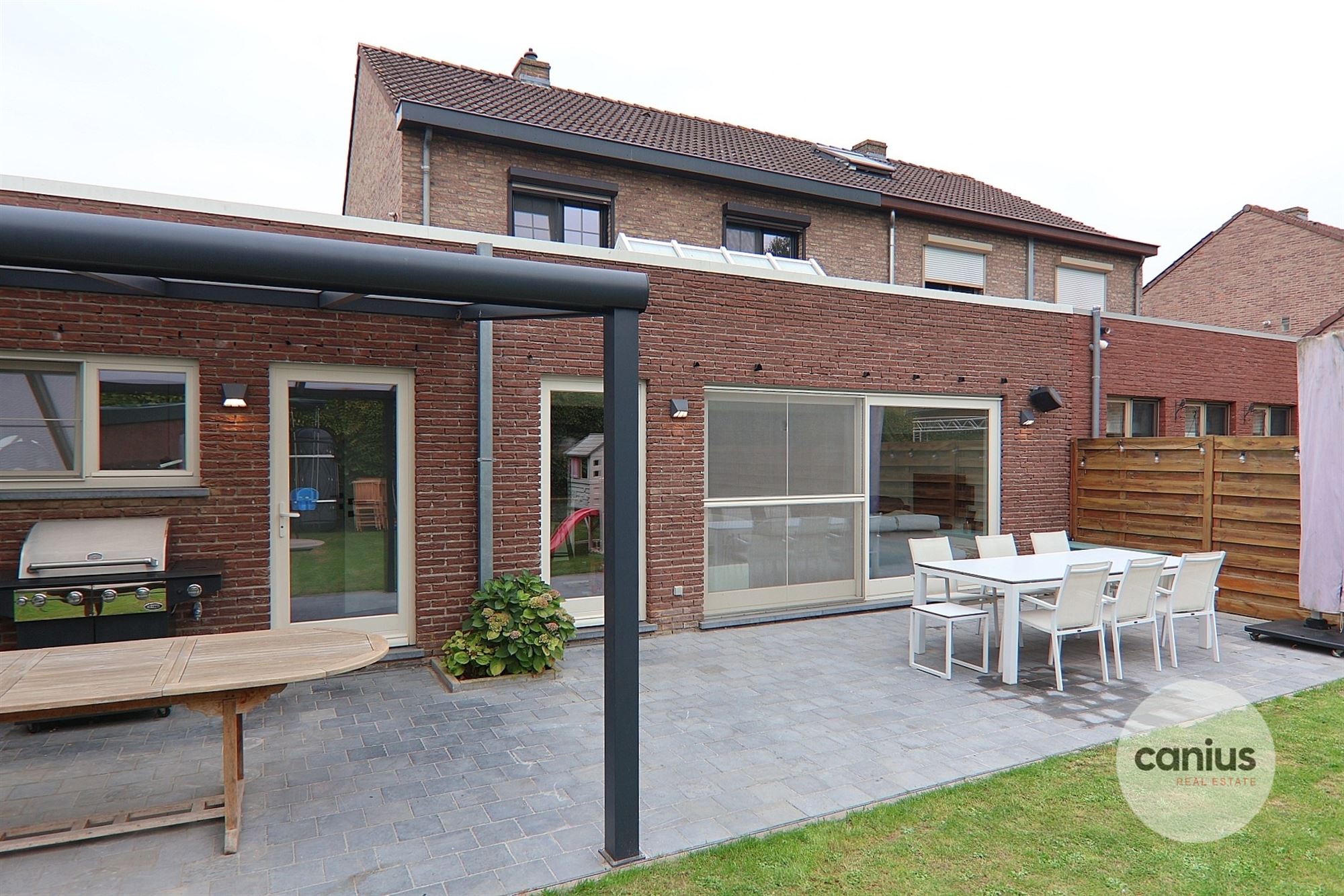 WONING MET DRIE SLAAPKAMERS EN PRAKTIJKRUIMTE TE KOOP IN SINT-TRUIDEN foto 31