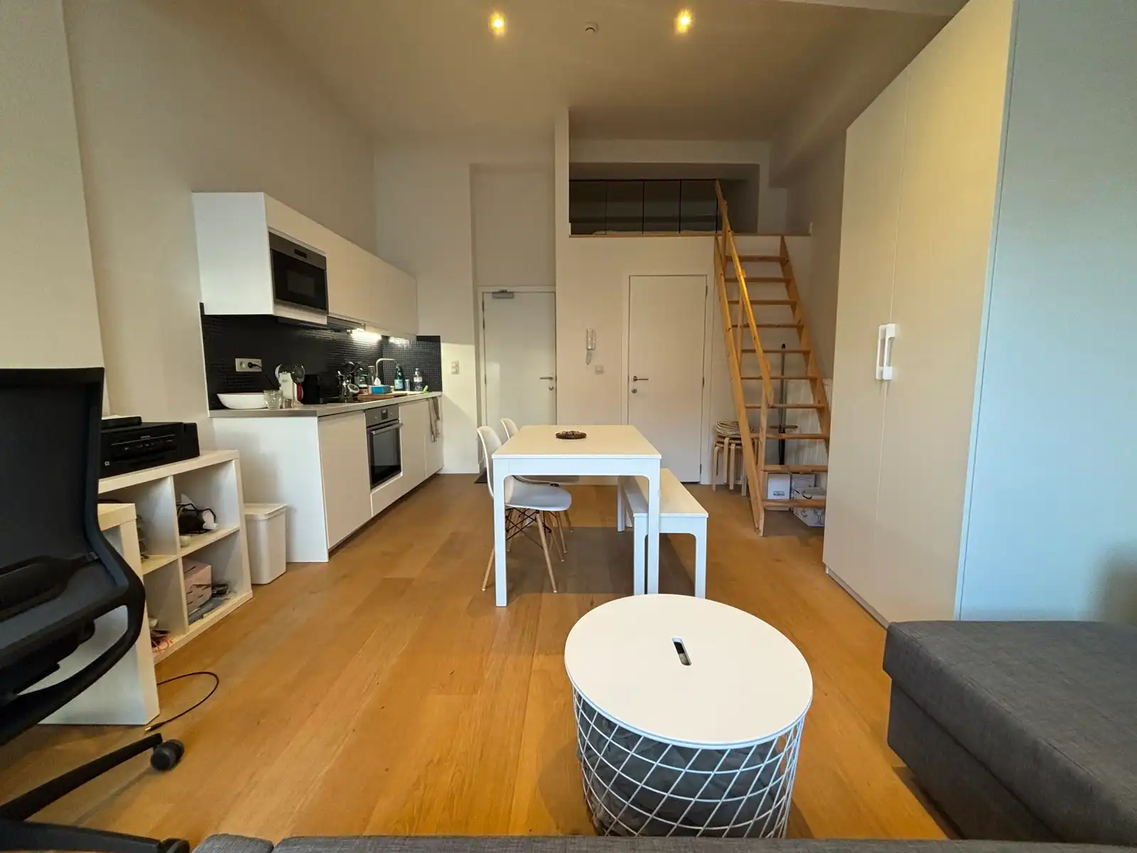 Moderne studio met tuin foto 2