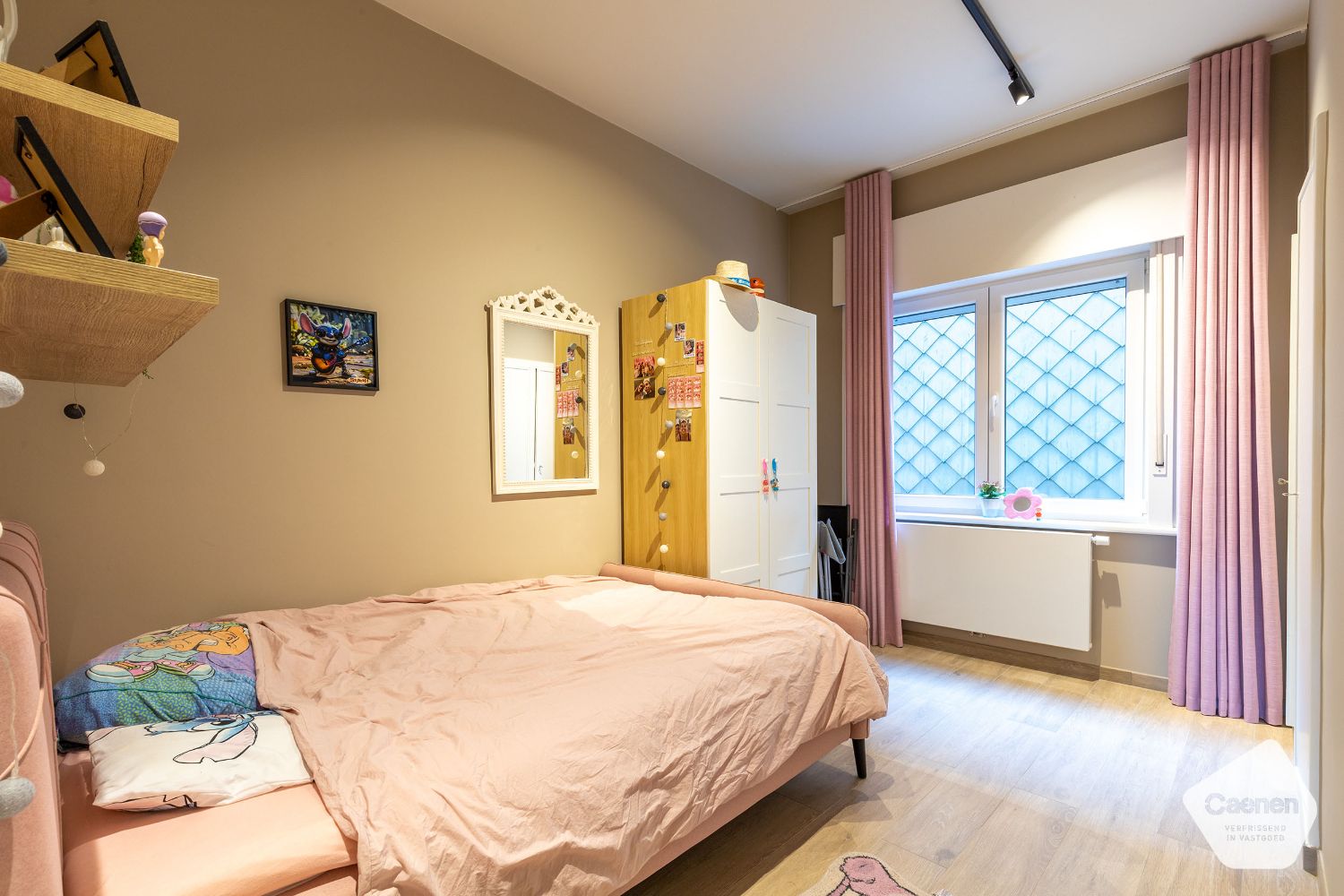 Prachtig gerenoveerd 2-slaapkamer appartement op de Zeedijk foto 8