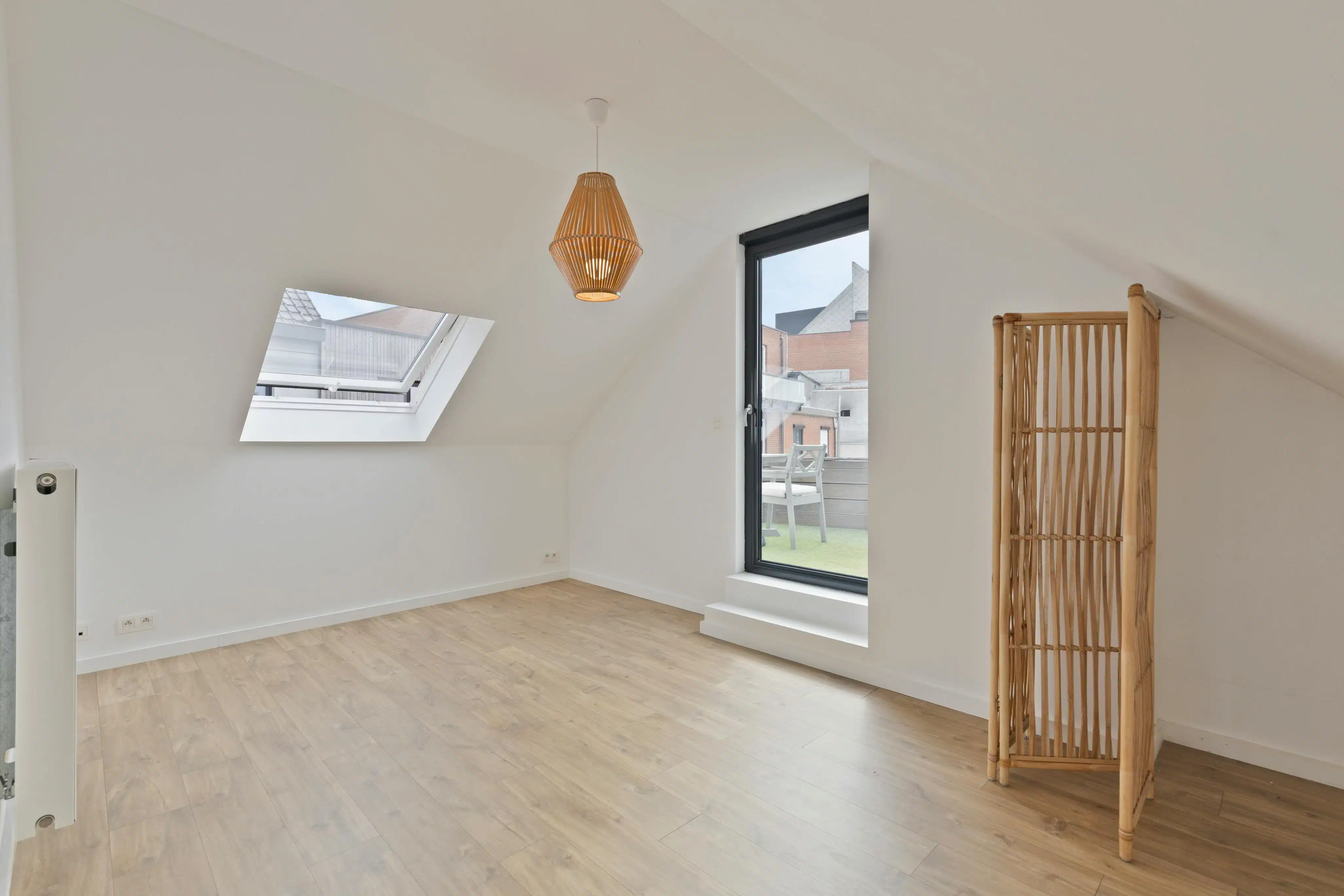 Karaktervolle en instapklare duplex badend in het licht foto 15