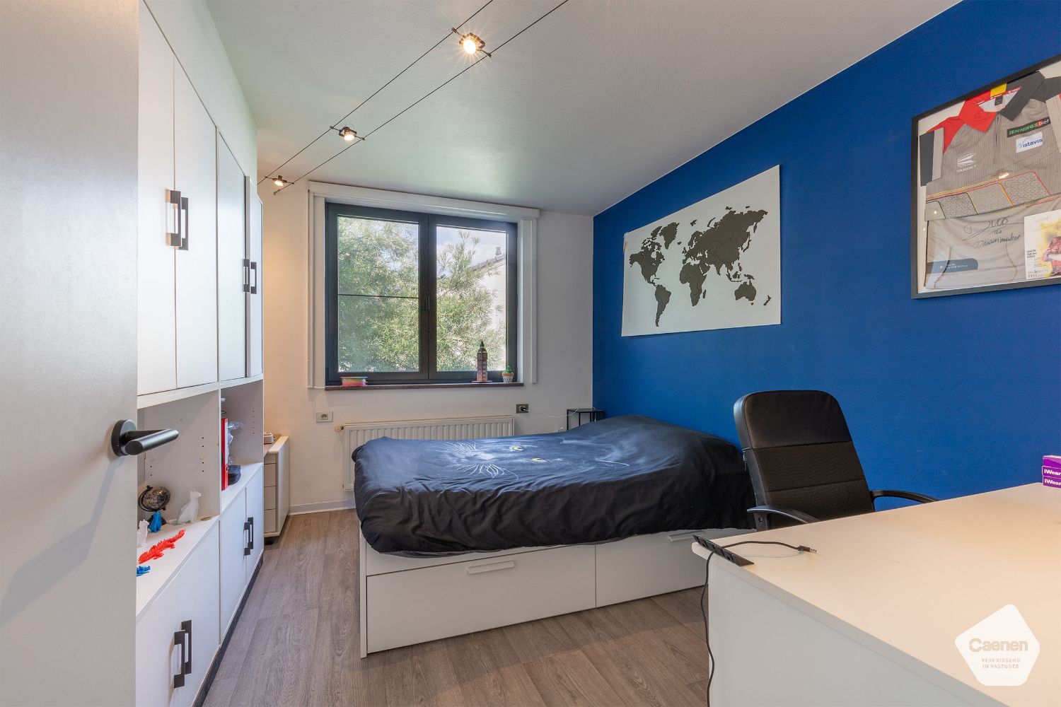 UNIEKE & LUCHTIGE ALLEENSTAANDE WONING met 4 SLAAPKAMERS ,RUIME GARAGE en TUIN foto 12