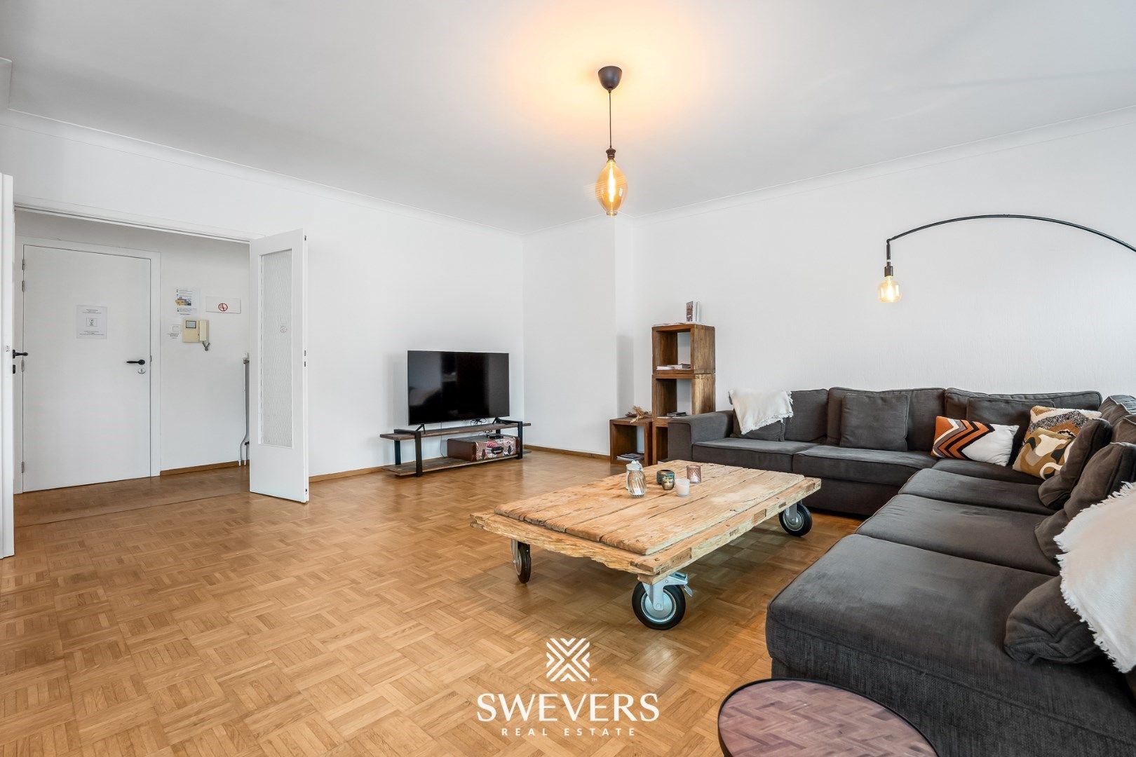 Modern appartement in hartje Hasselt met drie slaapkamers foto 4