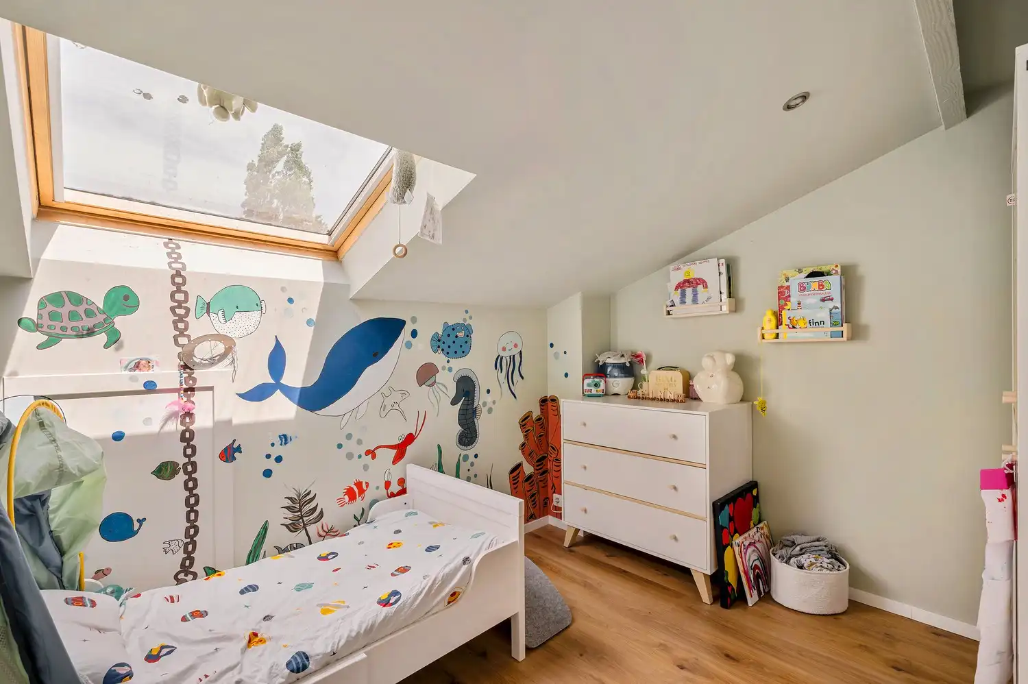 Een karaktervol, ruim herenhuis te koop foto 20