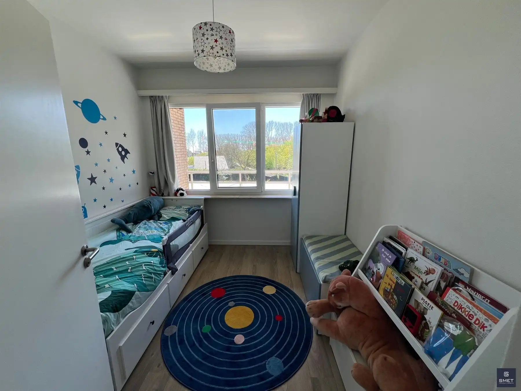 Gerenoveerd appt met 2 slpks, terras en garage foto 17