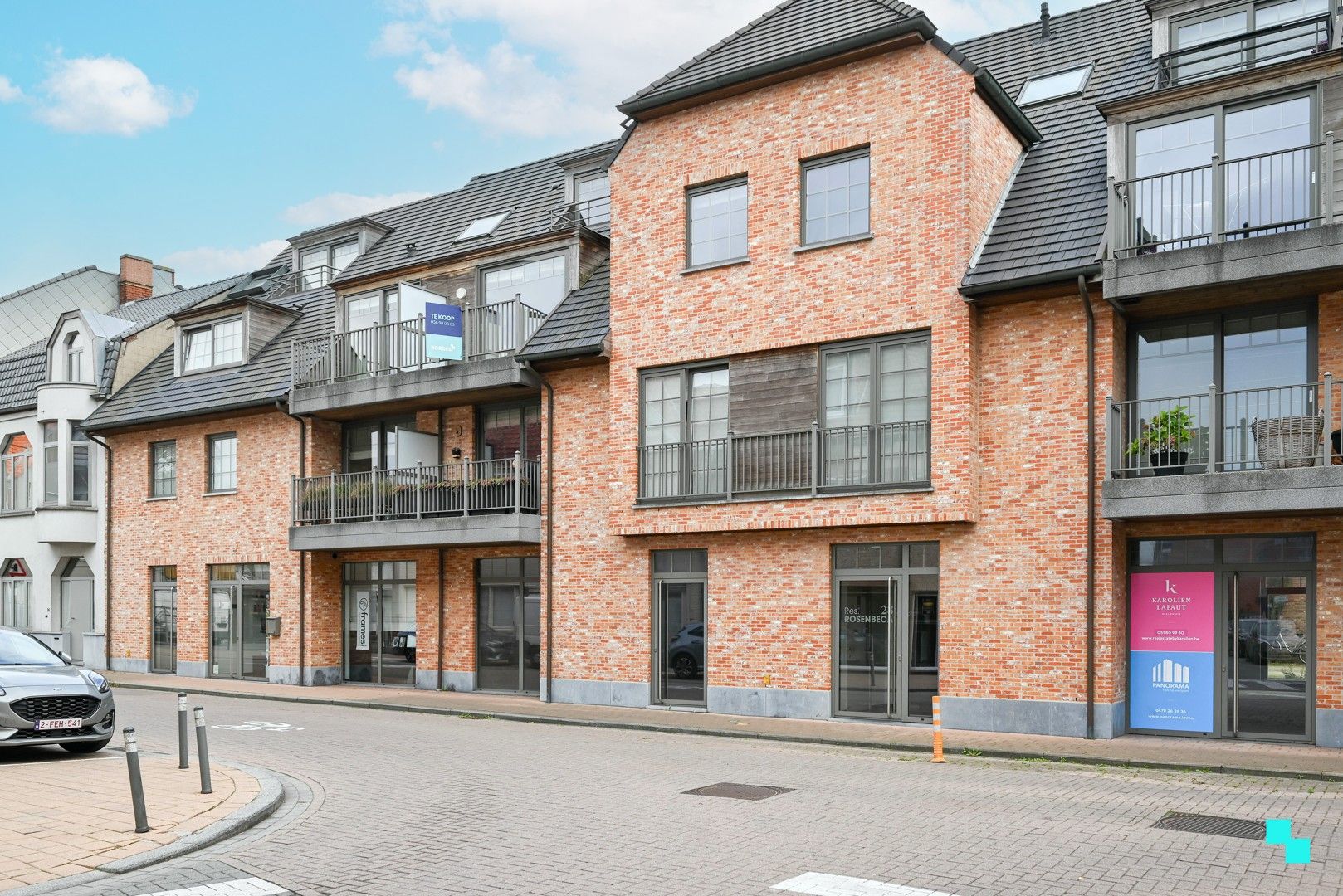 Instapklaar appartement met twee terrassen in Oostrozebeke foto 2