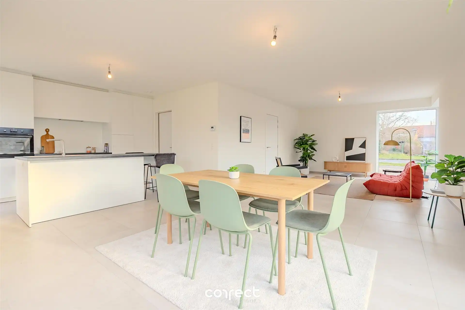 Iinstapklare nieuwbouwwoning met 3 slpkrs en tuin. foto 2