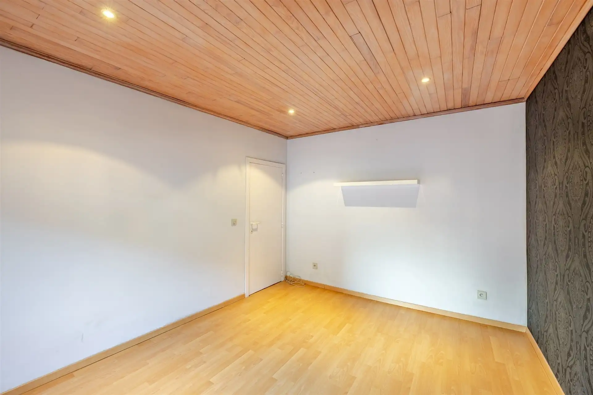 Gezellige rijwoning met uitzonderlijke grote tuin in hartje Schellebelle foto 16