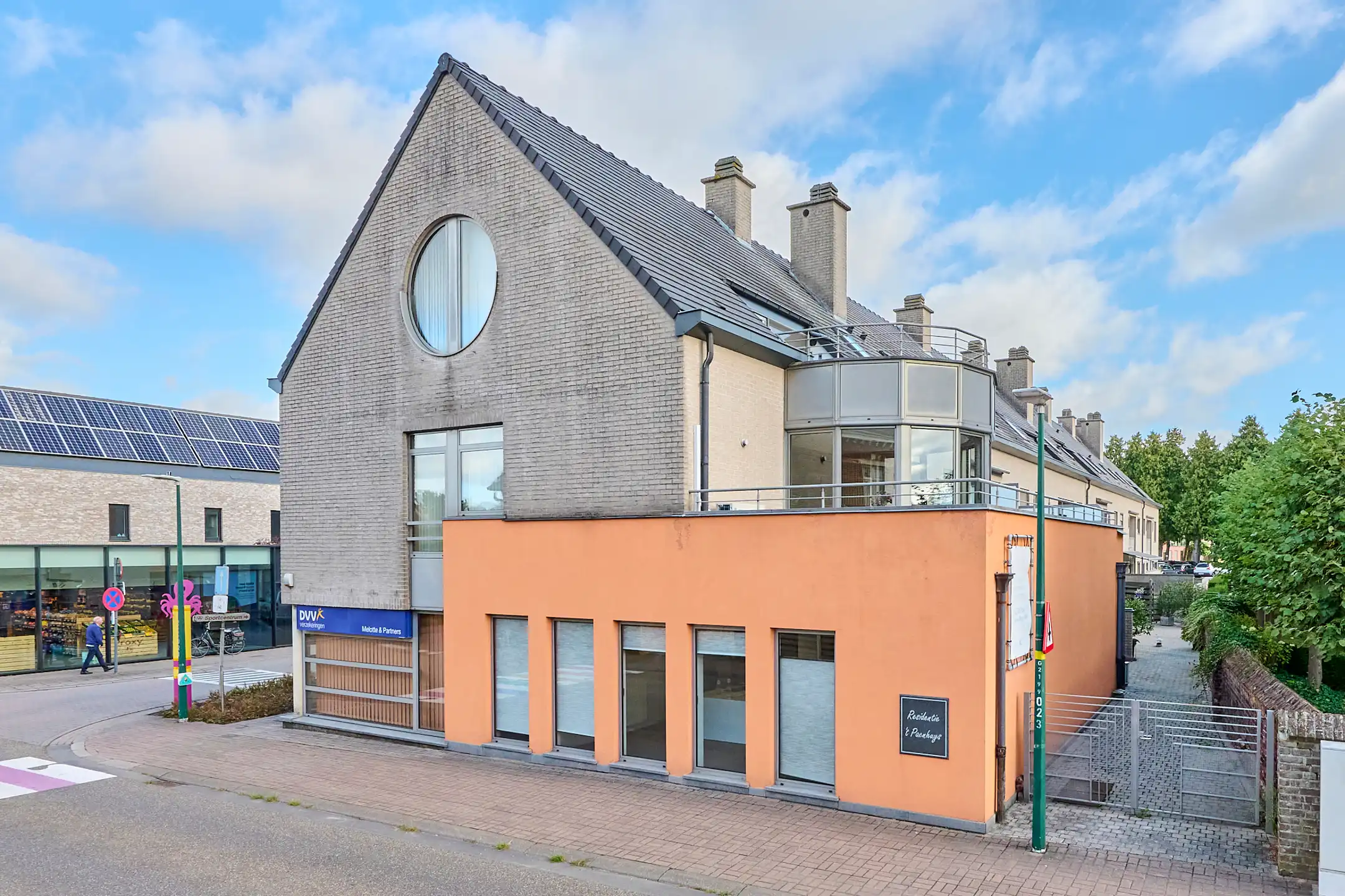 Te huur: Kantoor/handelsruimte (184 m²) in hartje Meeuwen foto 3