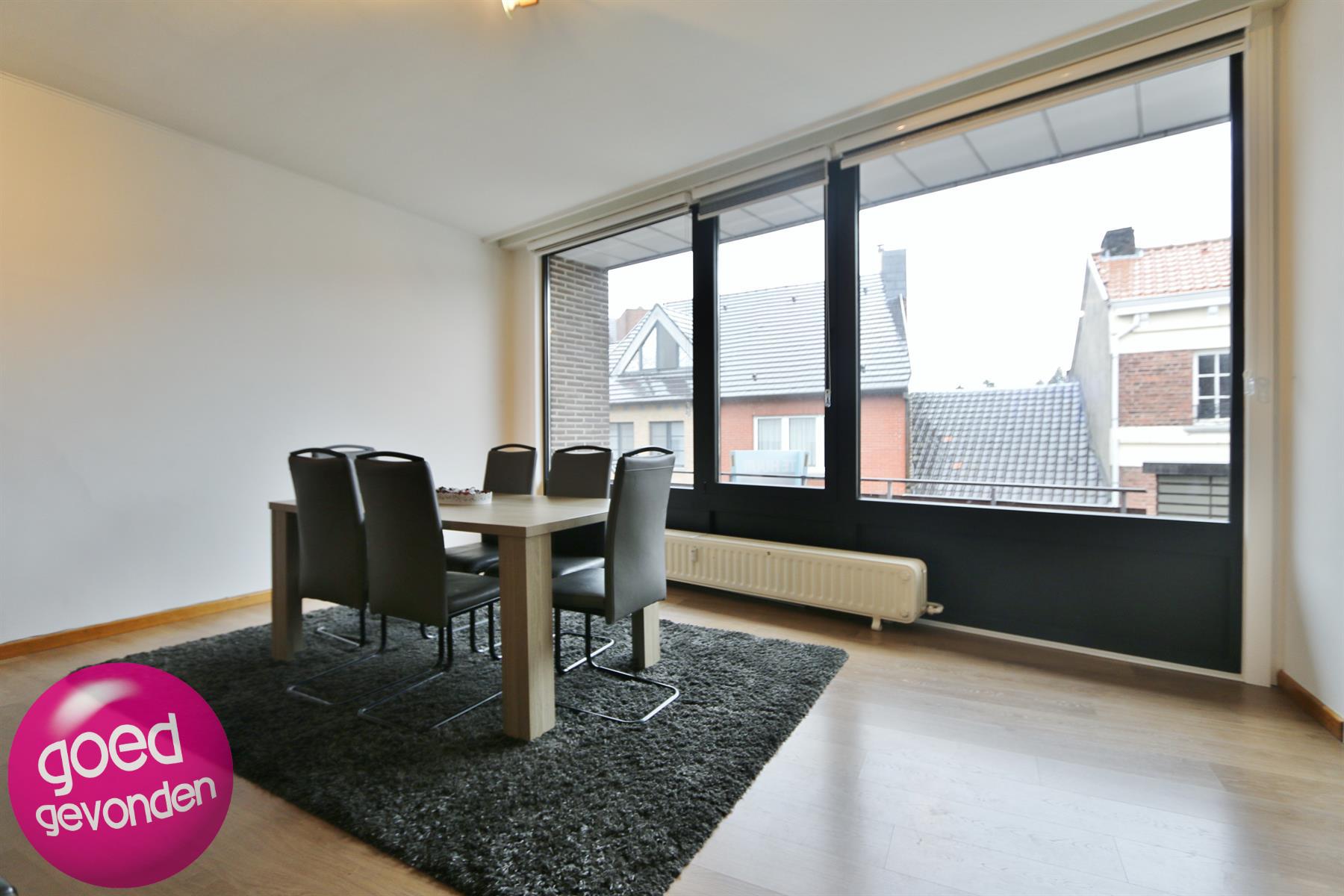 CENTRUM STAD - RUIM APPARTEMENT - 2 tot 3 SLK foto 3