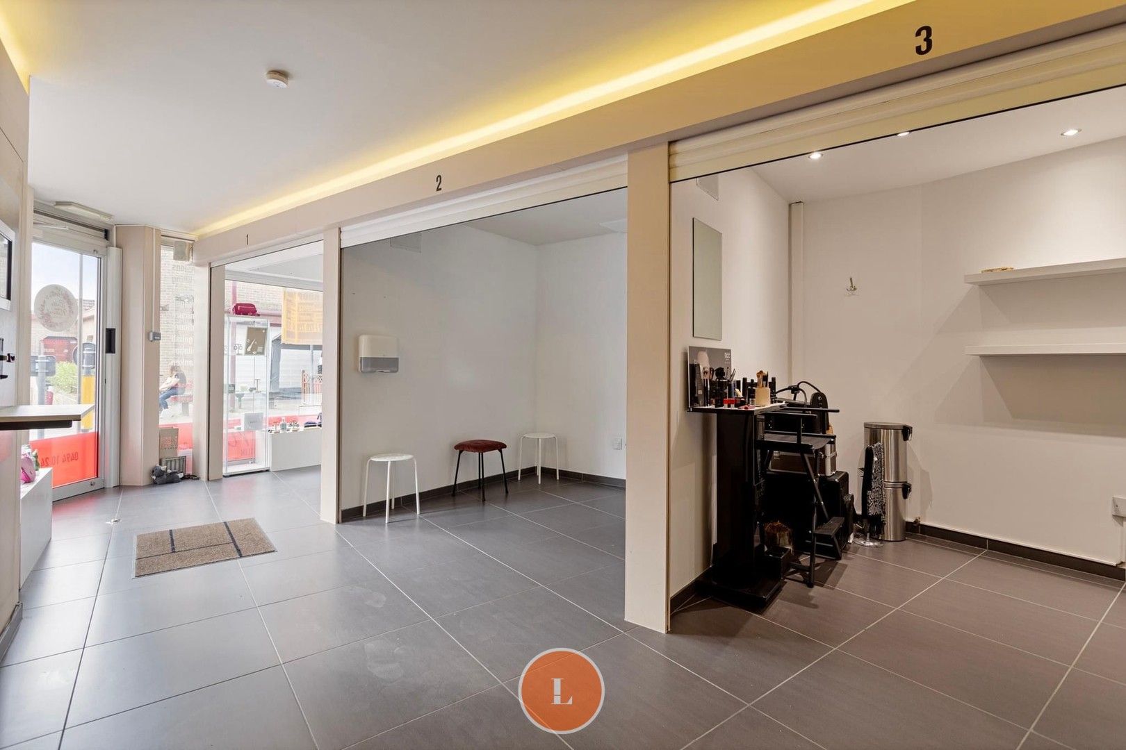 Handelspand op topligging in Menen foto 5