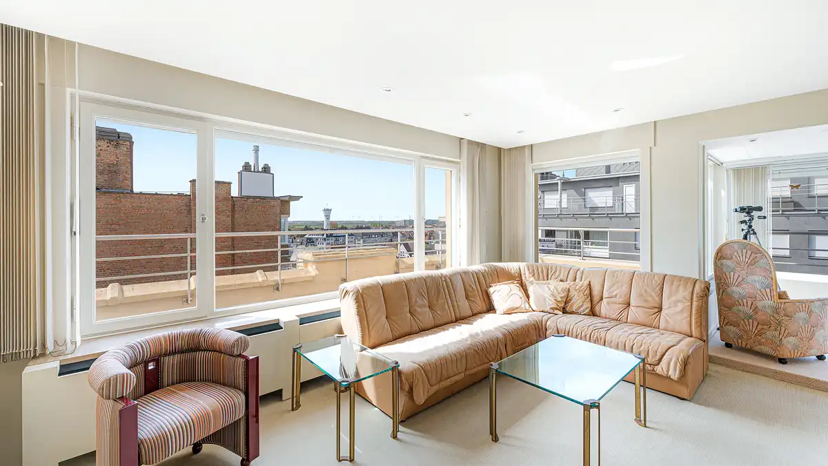 Appartement met veel potentieel: zon, zeezicht en rust foto 3