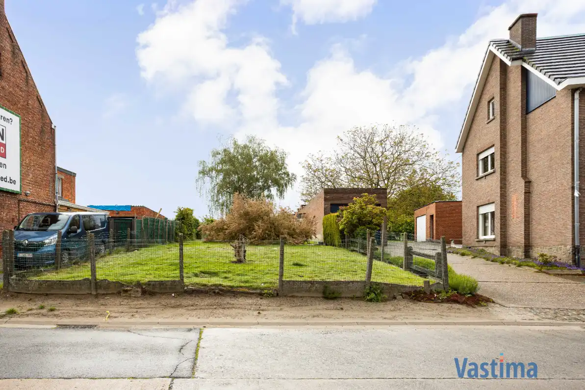 Woning met opslagruimte en grond op strategische ligging foto 4