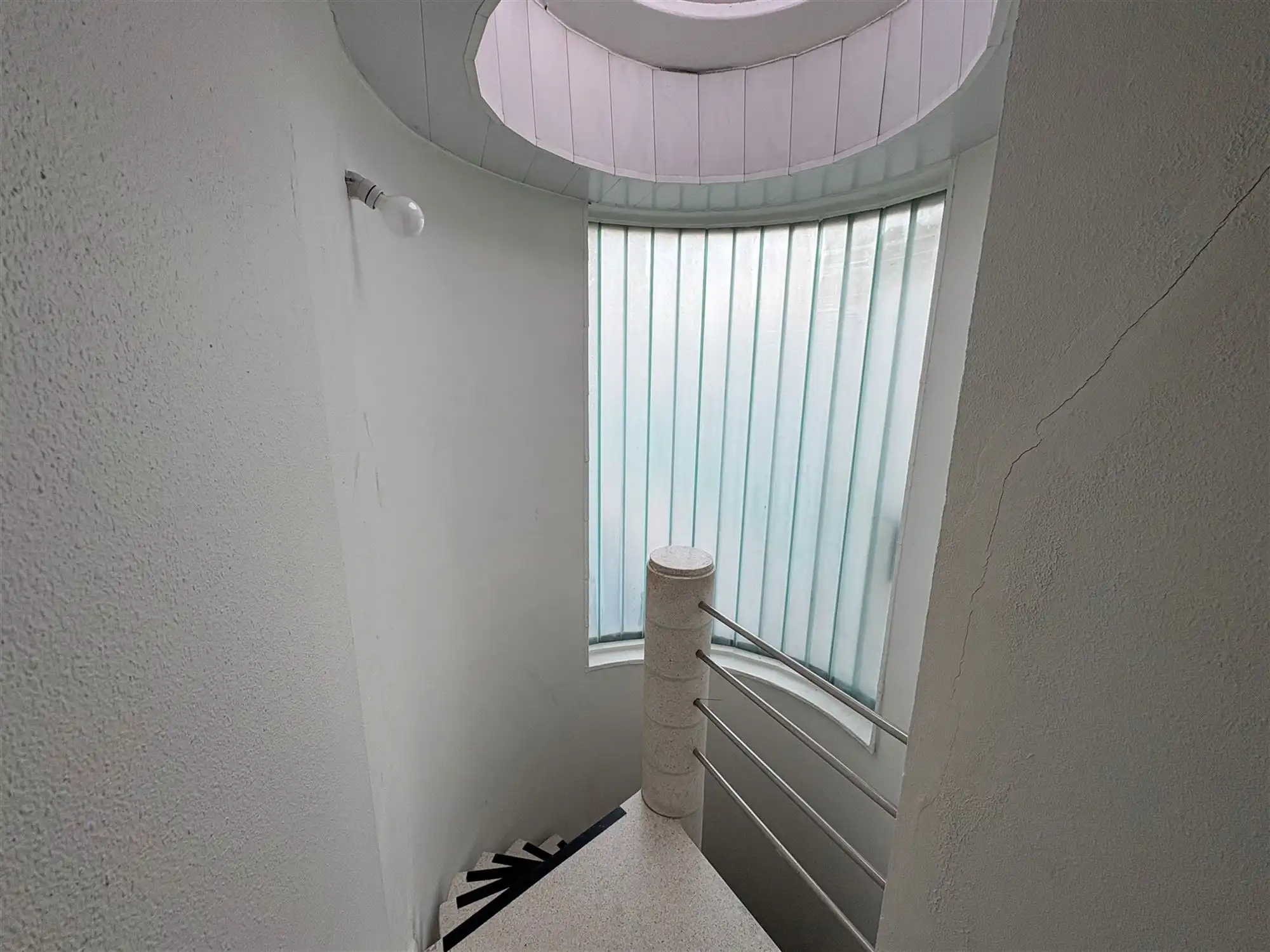 Opbrengsteigendom met 6 studentenkamers en commercieel. foto 11