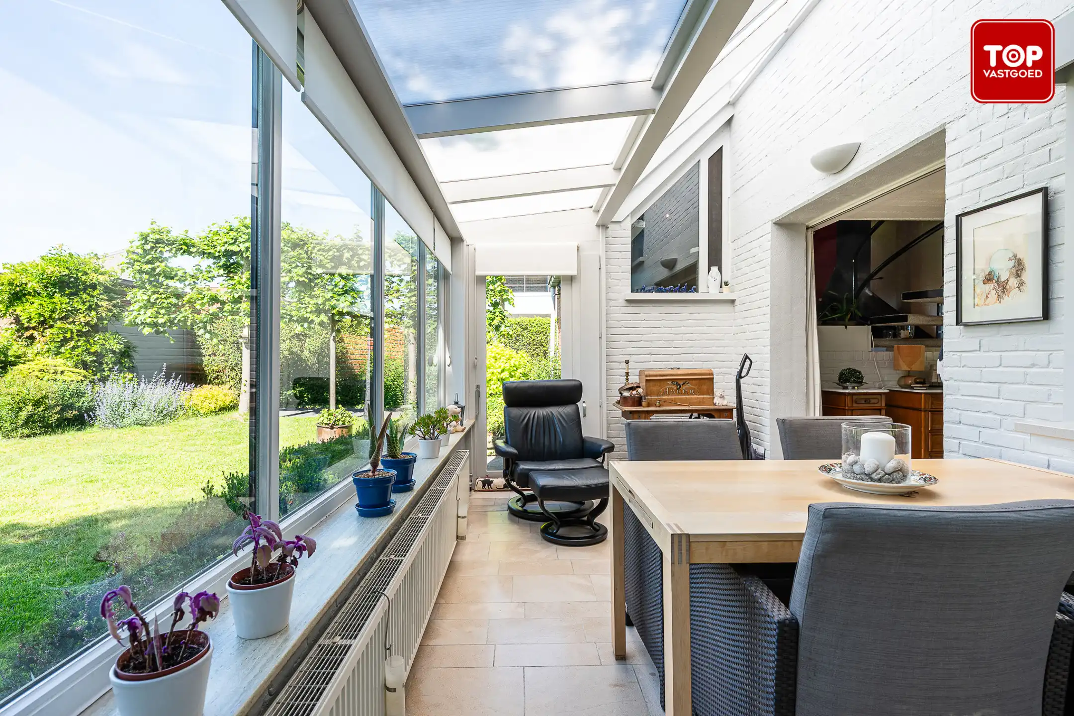 Architecturale woning met unieke split-level indeling op 659 m² in het groene Wondelgem foto 11