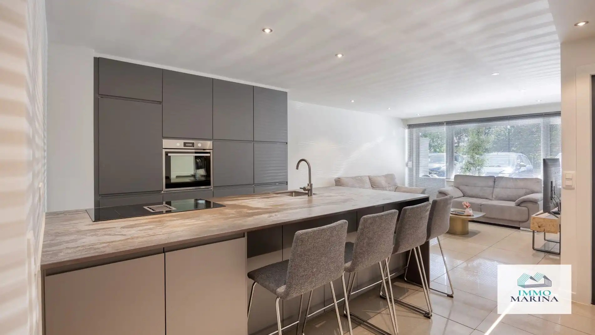 Instapklaar gelijkvloers appartement op toplocatie te Mechelen foto {{pictureIndex}}
