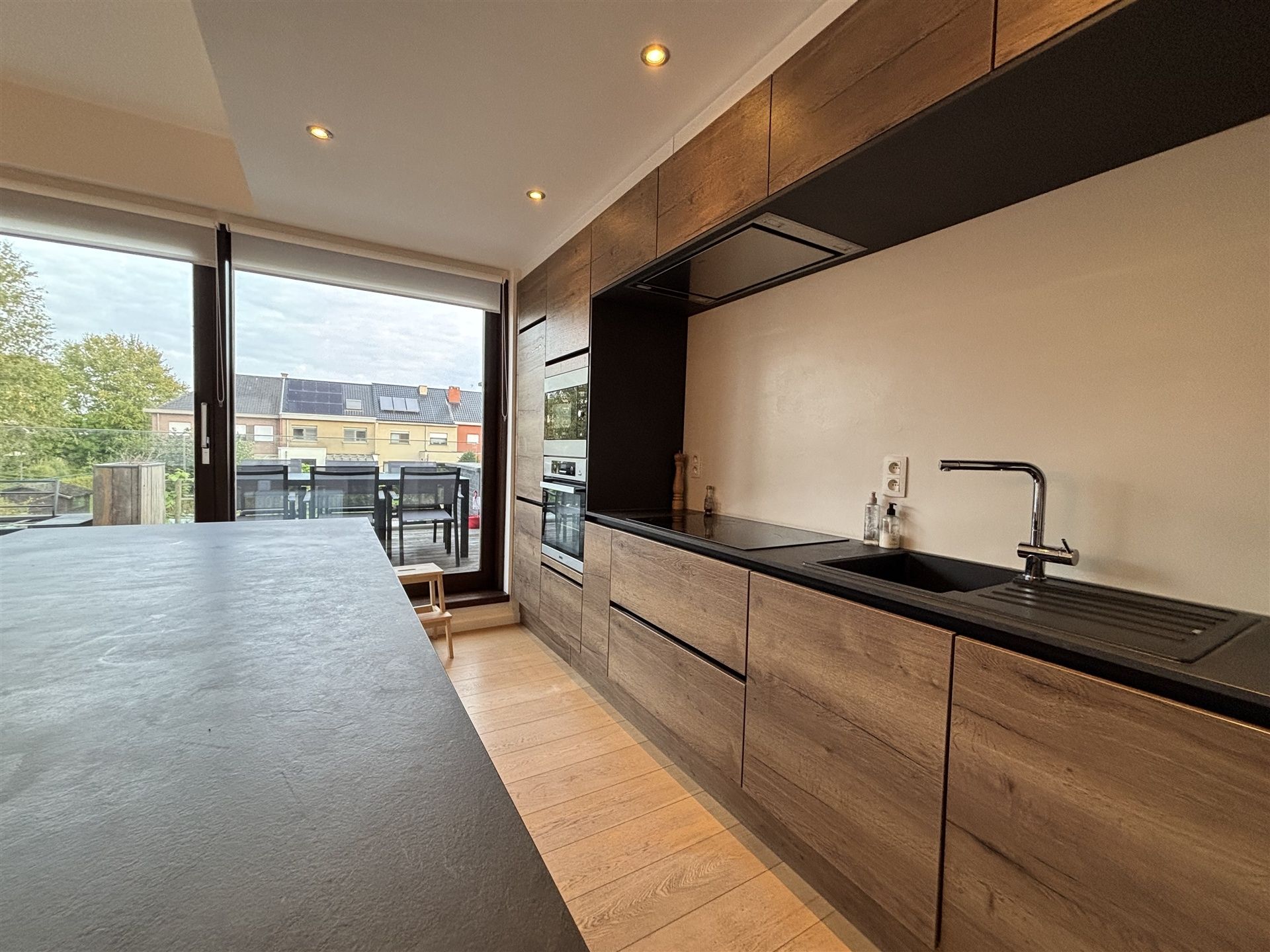 BEZOEKEN VOLZET: Moderne woning met 4 slaapkamers en tuin  foto 7