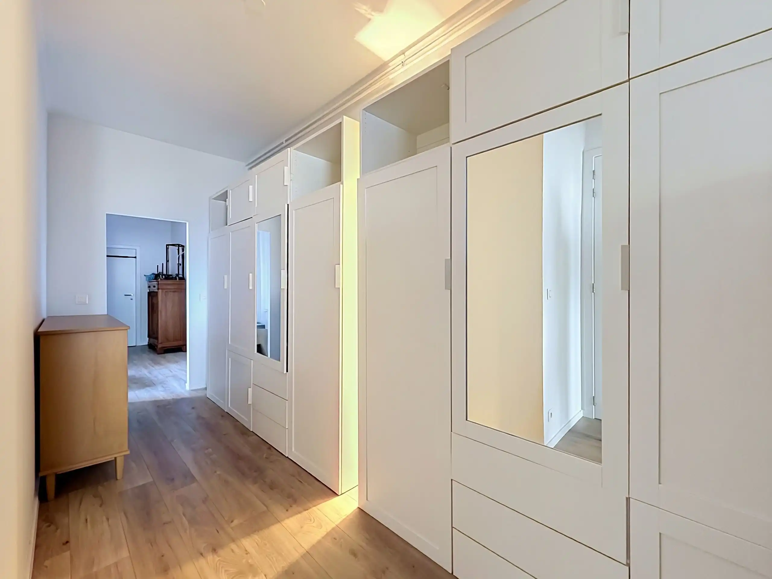 Instapklaar appartement in het centrum van Kortrijk. foto 9
