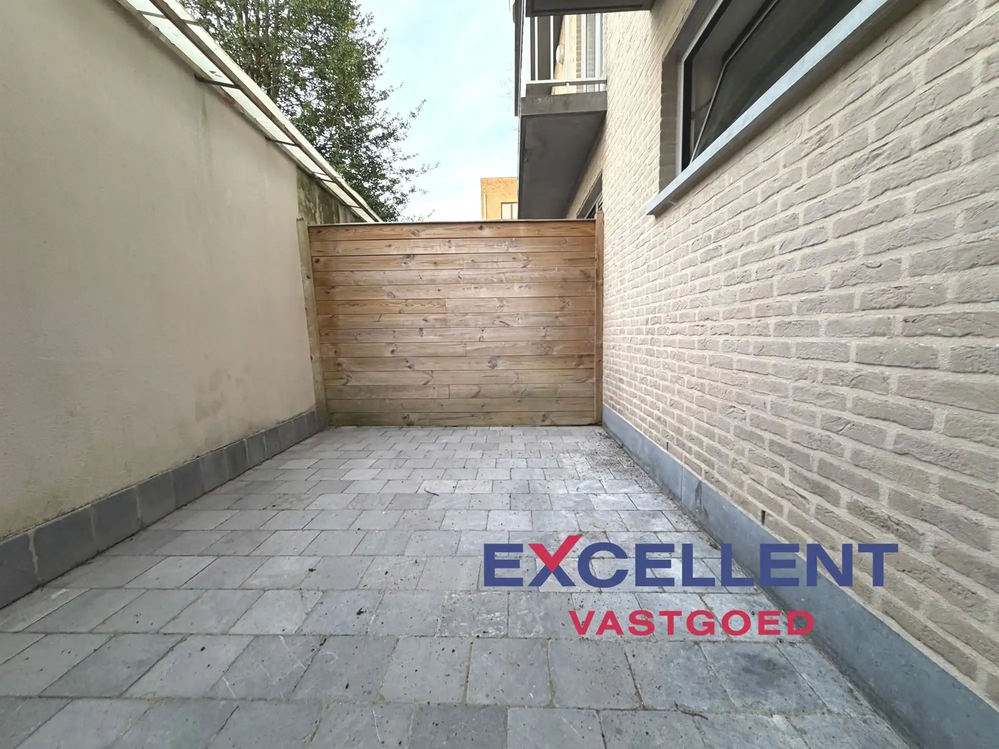 Instapklaar gelijkvloers appartement centrum Deinze foto 9