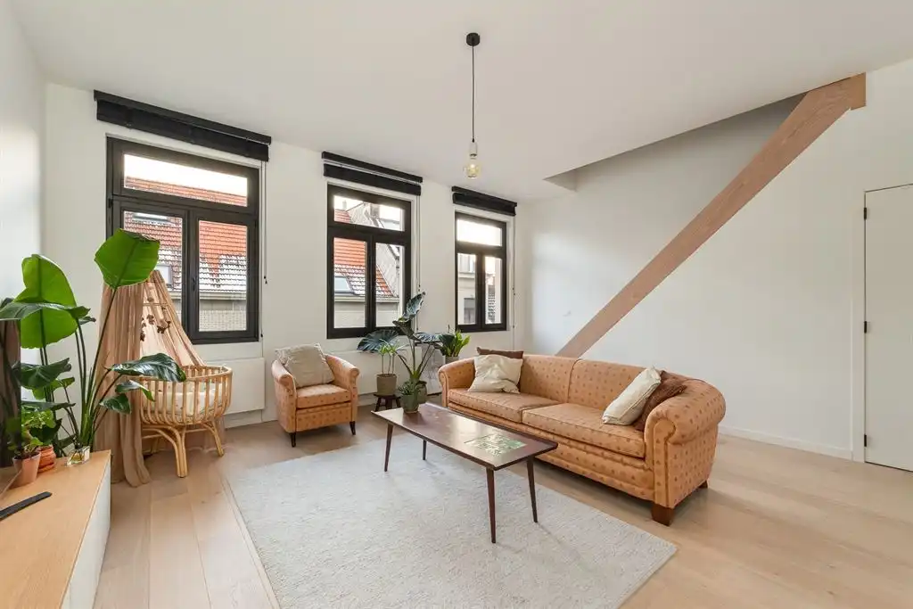 Gerenoveerd duplex appartement met terras foto 7