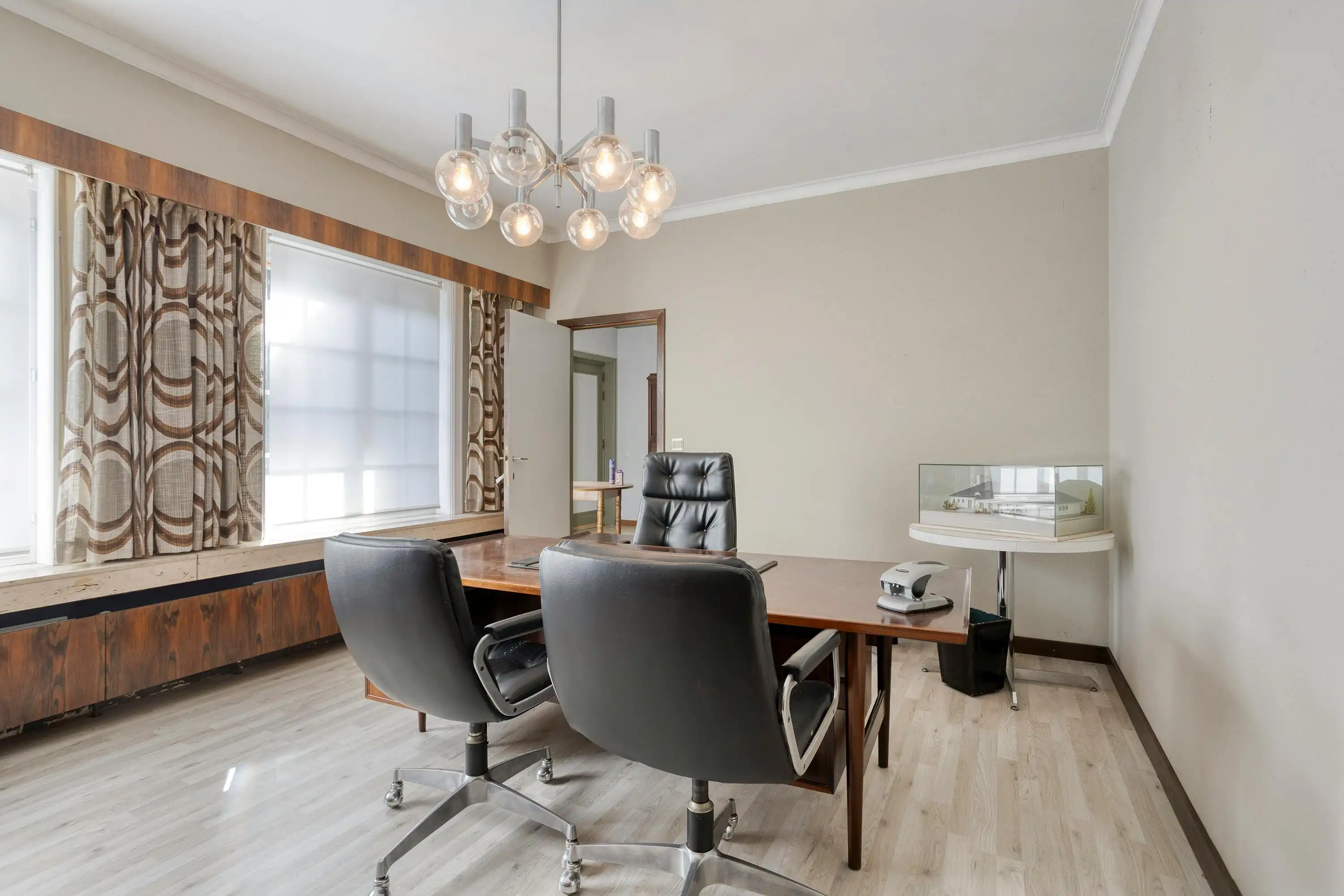 Mooi gelegen landhuis te koop in Meerbeke foto 47