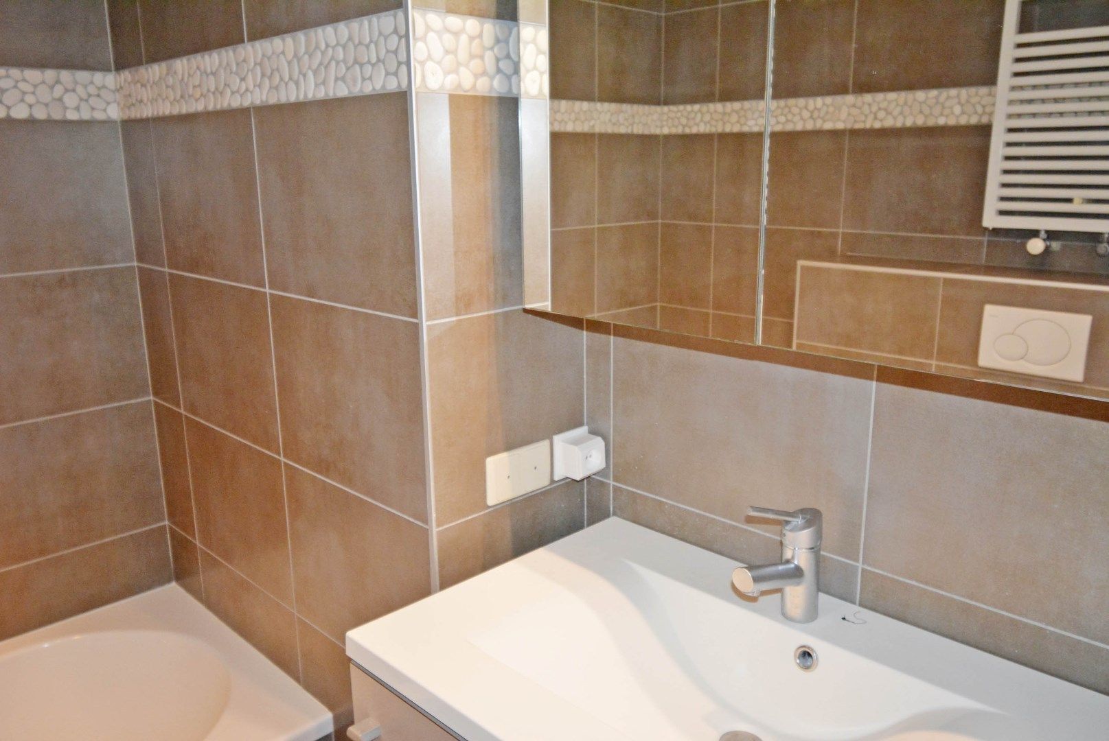 Gerenoveerd, ruim appartement op de Zeedijk Albertstrand foto 16