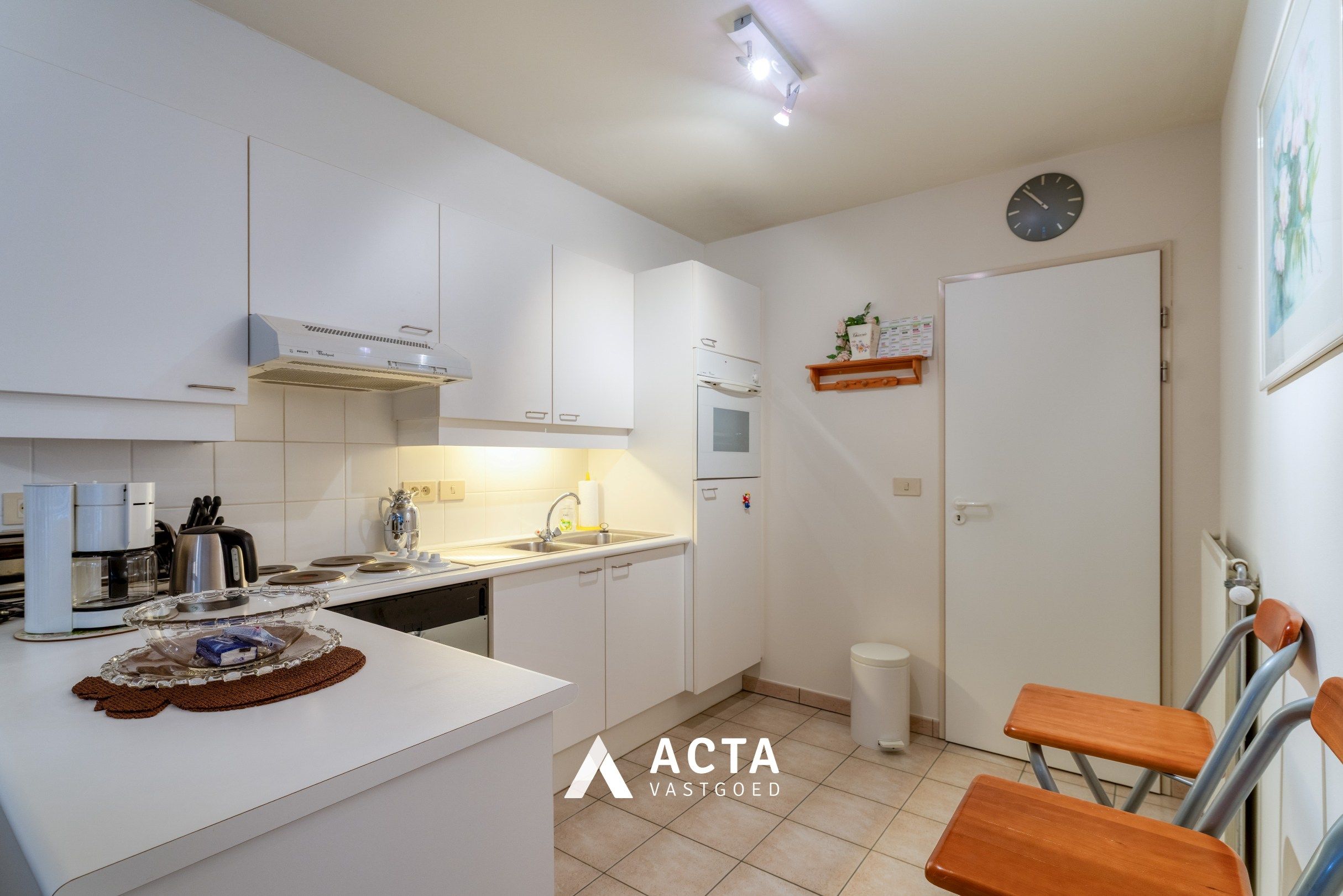 Ruim hoekappartement met twee slaapkamers in Mariakerke foto 12