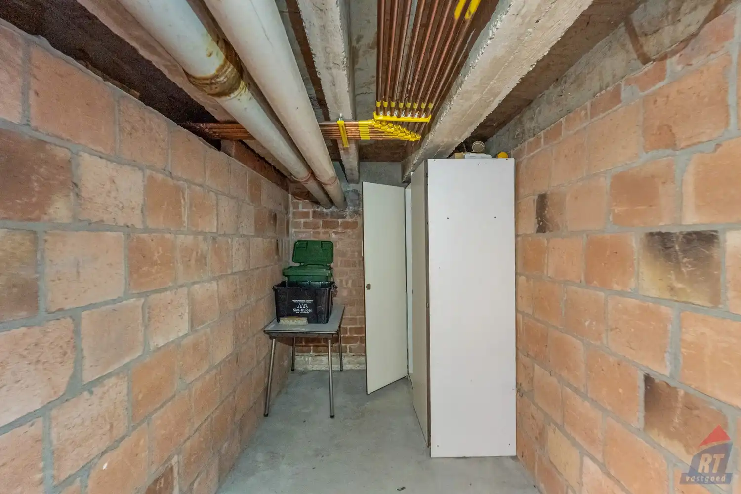 Te moderniseren, gunstig gelegen appartement met 2 slaapkamers en autostaanplaats foto 16
